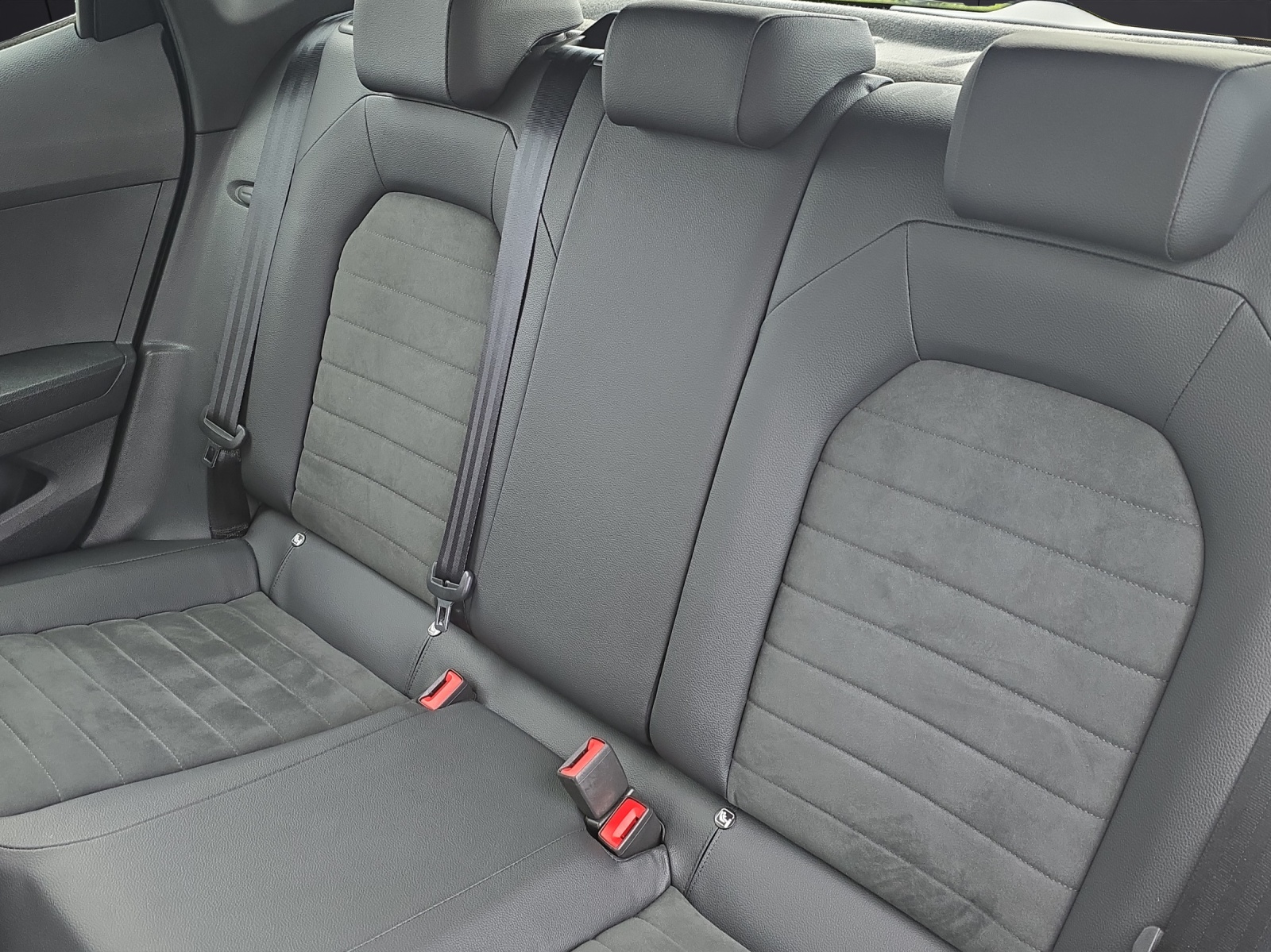 Fahrzeugabbildung SEAT Ibiza FR Beats 1.0 TSI KAMERA ACC NAVI