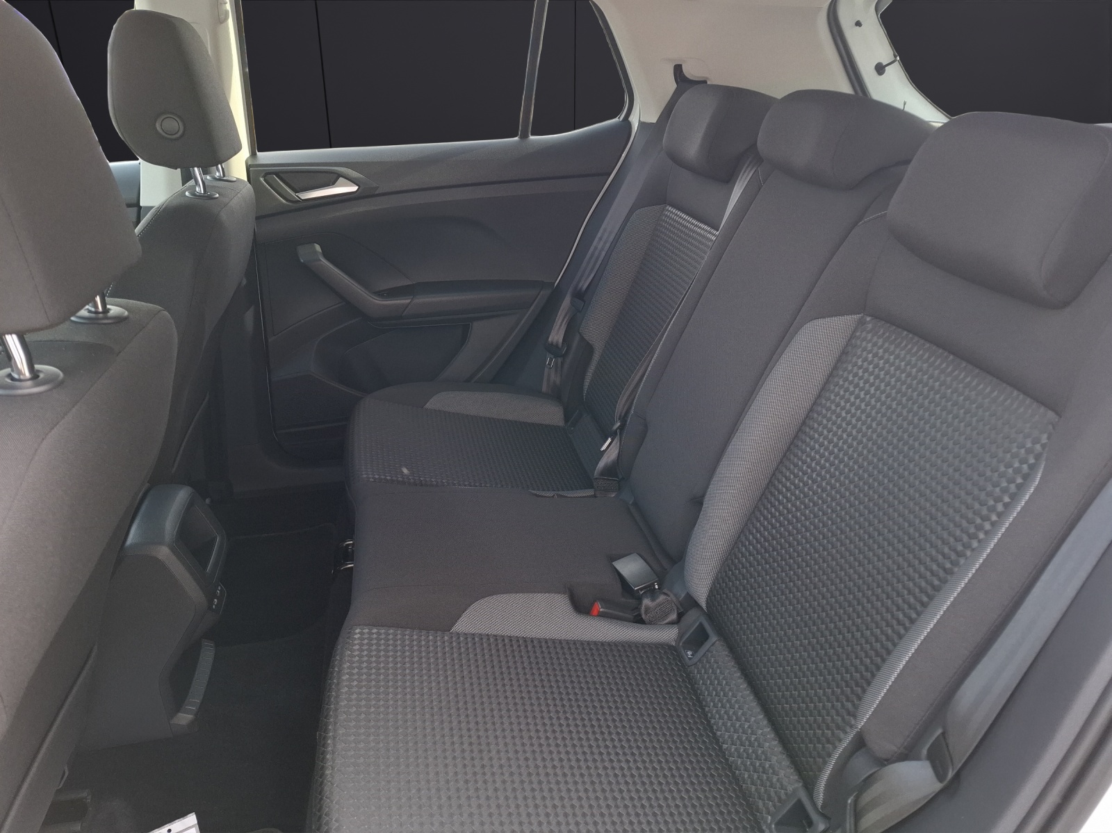 Fahrzeugabbildung Volkswagen T-Cross TSI Active Navi ACC PDC SH LM