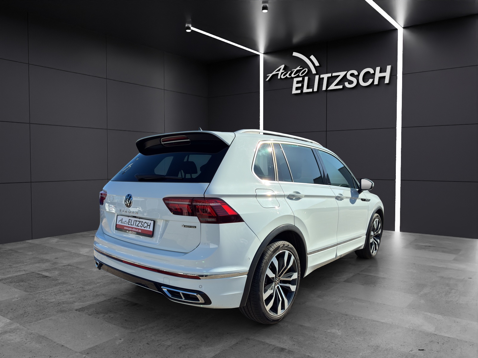 Fahrzeugabbildung Volkswagen Tiguan TDI R-Line DSG 4M Matrix Navi AID ACC RFK SH 20