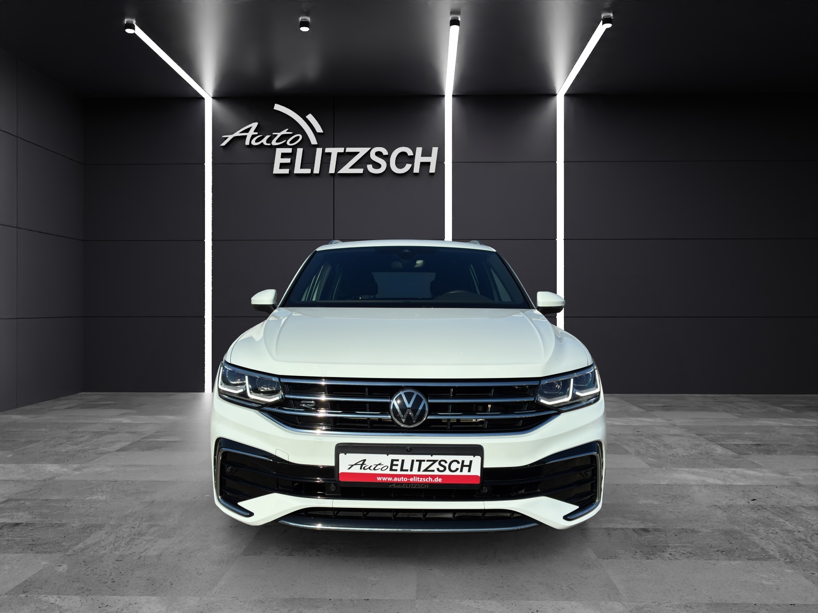 Fahrzeugabbildung Volkswagen Tiguan TDI R-Line DSG 4M Matrix Navi AID ACC RFK SH 20