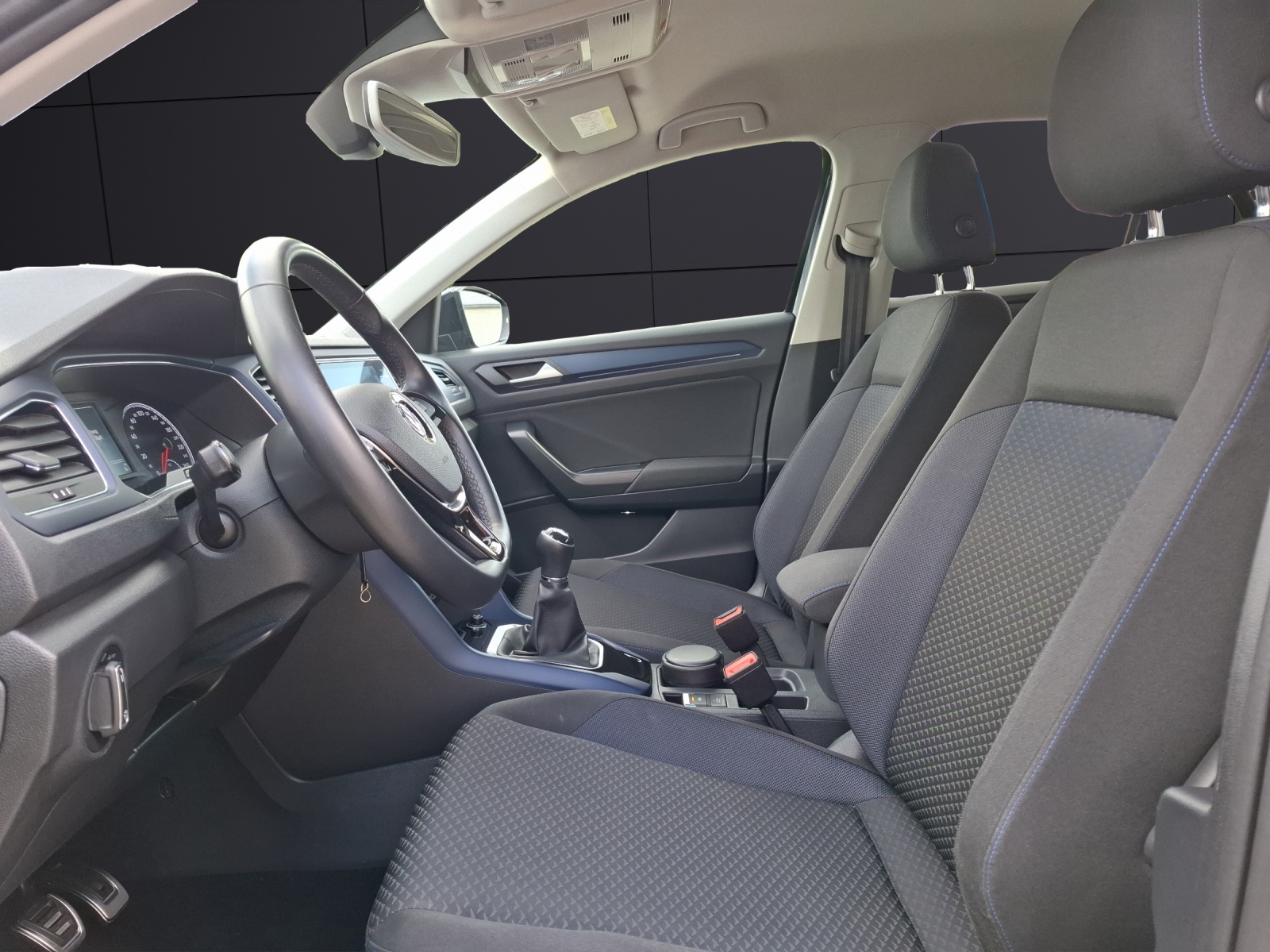 Fahrzeugabbildung Volkswagen T-Roc TSI United Navi ACC PDC SH LM