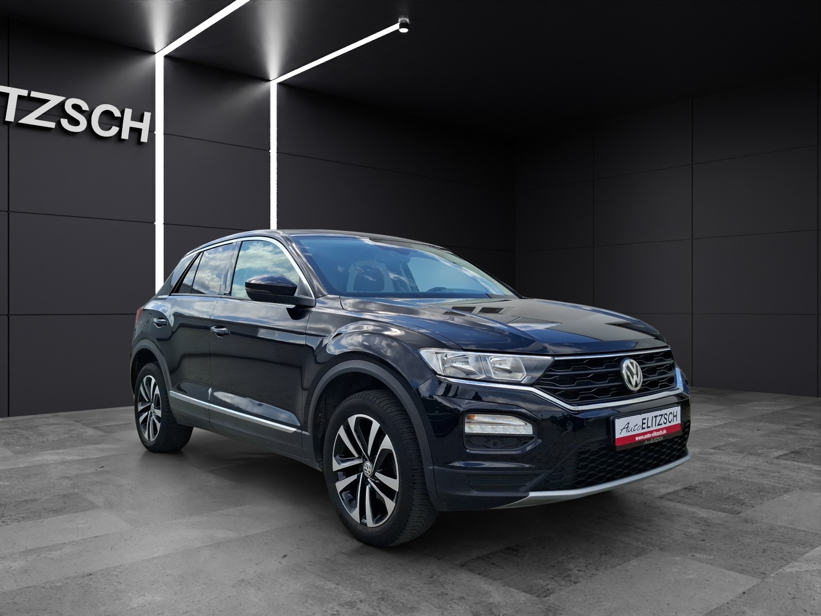 Fahrzeugabbildung Volkswagen T-Roc TSI United Navi ACC PDC SH LM