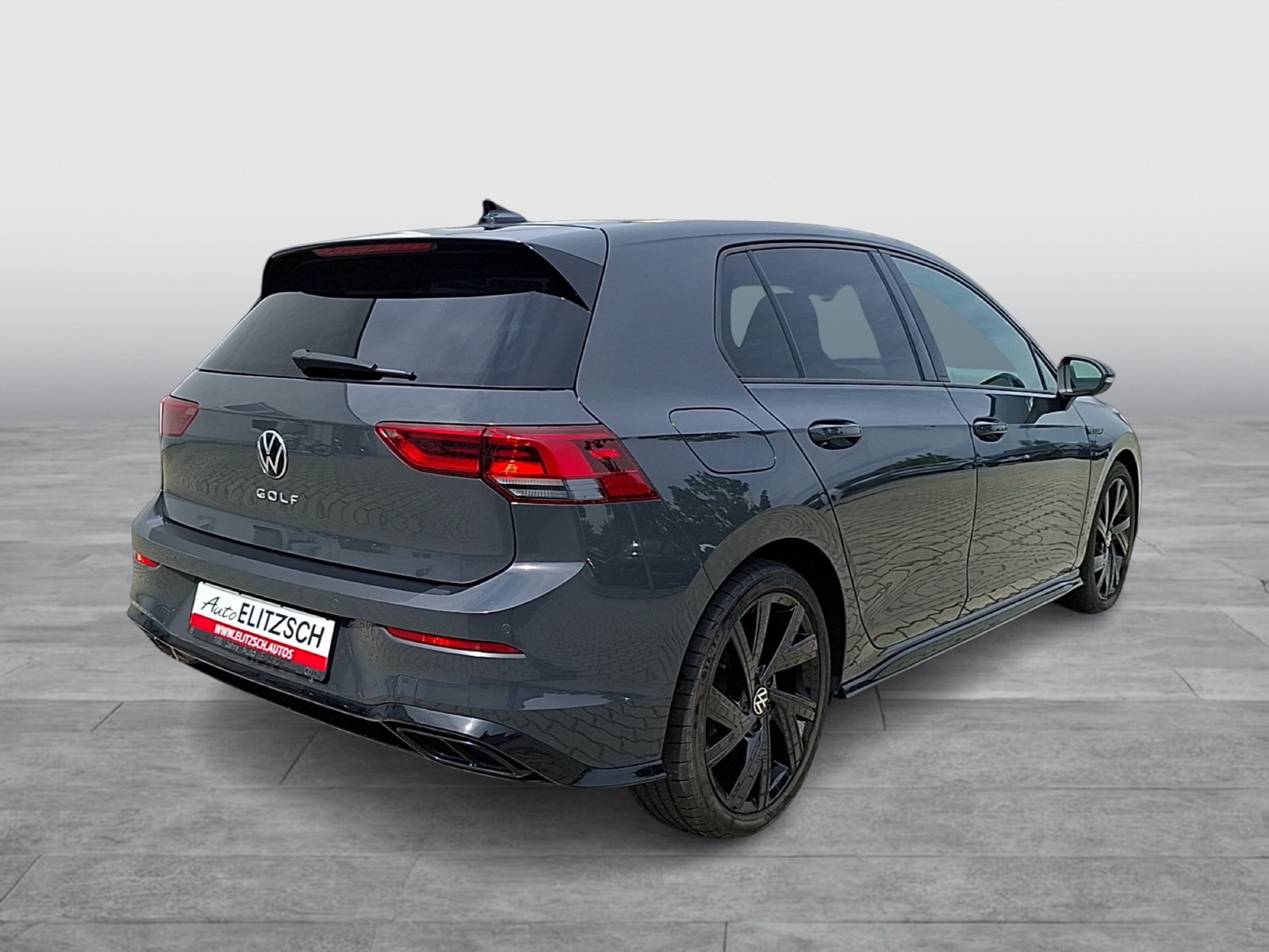 Fahrzeugabbildung Volkswagen Golf VIII TSI R-Line LEDplus CarPlay AID ACC Herman Pano PDC SH 18