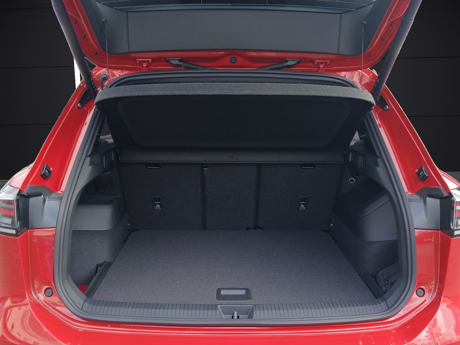 Fahrzeugabbildung Volkswagen Tiguan R-Line eTSI AHZV