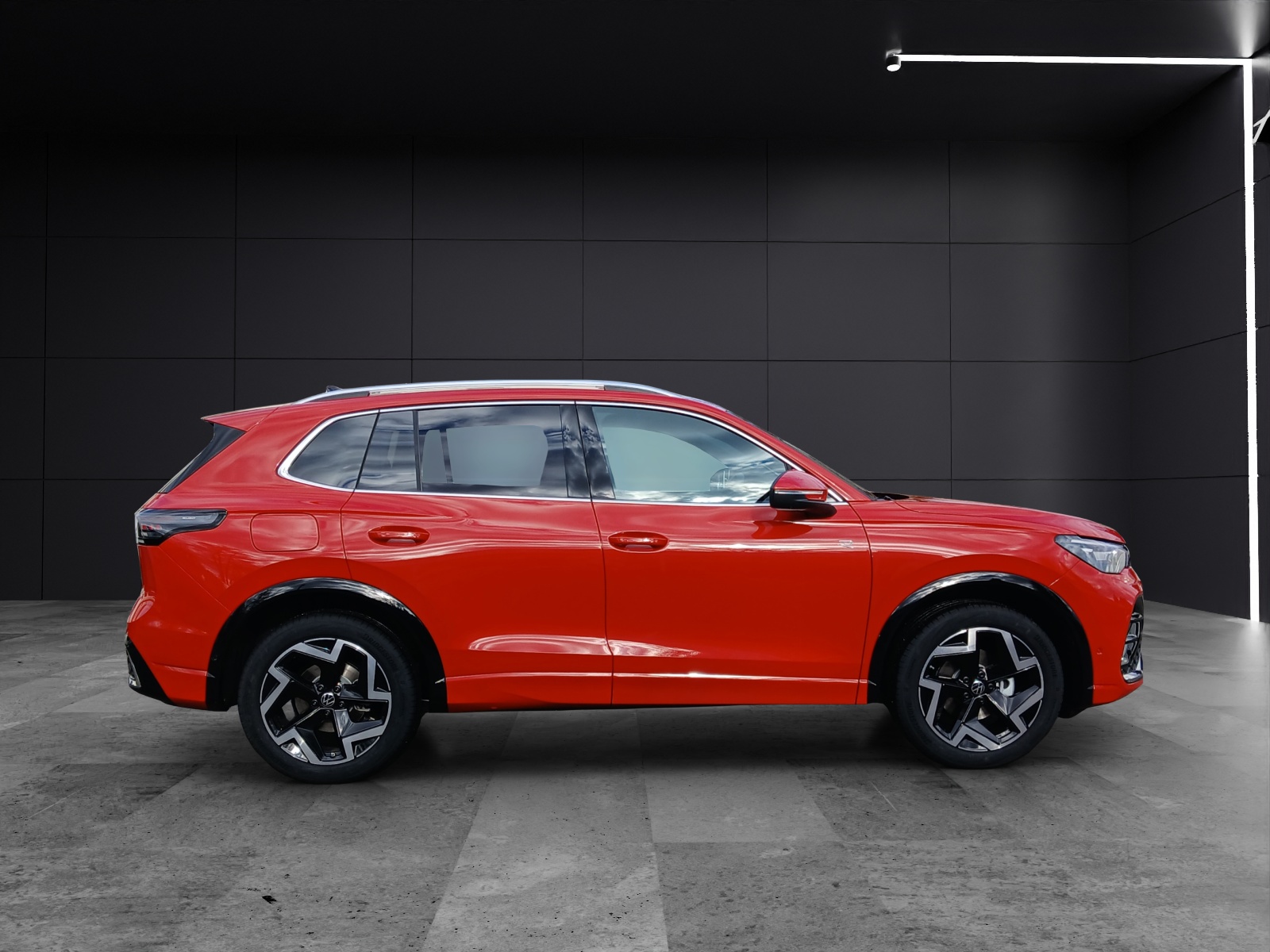 Fahrzeugabbildung Volkswagen Tiguan R-Line eTSI AHZV