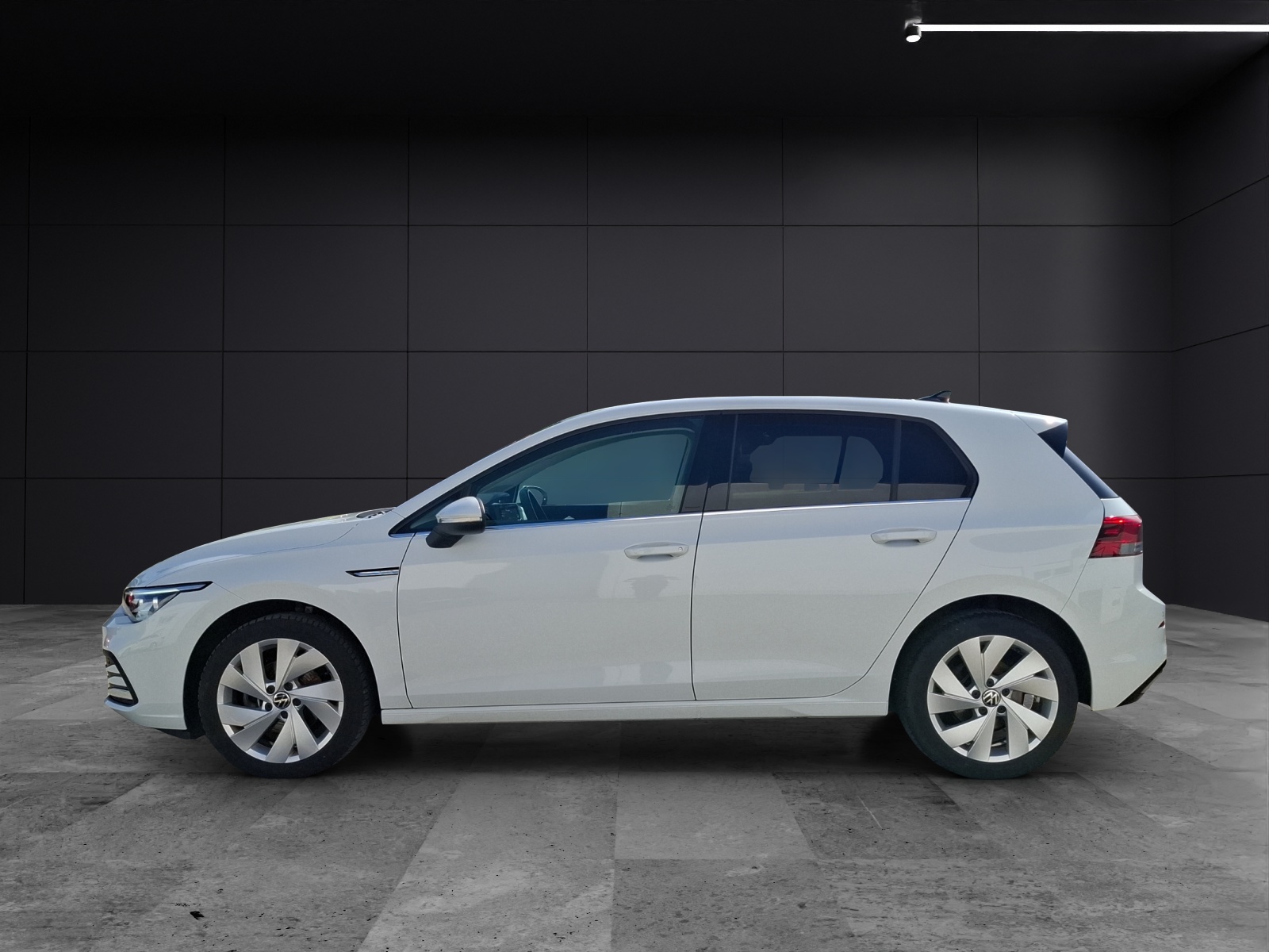 Fahrzeugabbildung Volkswagen Golf VIII TSI Style LEDplus Navi AID ACC RFK SH
