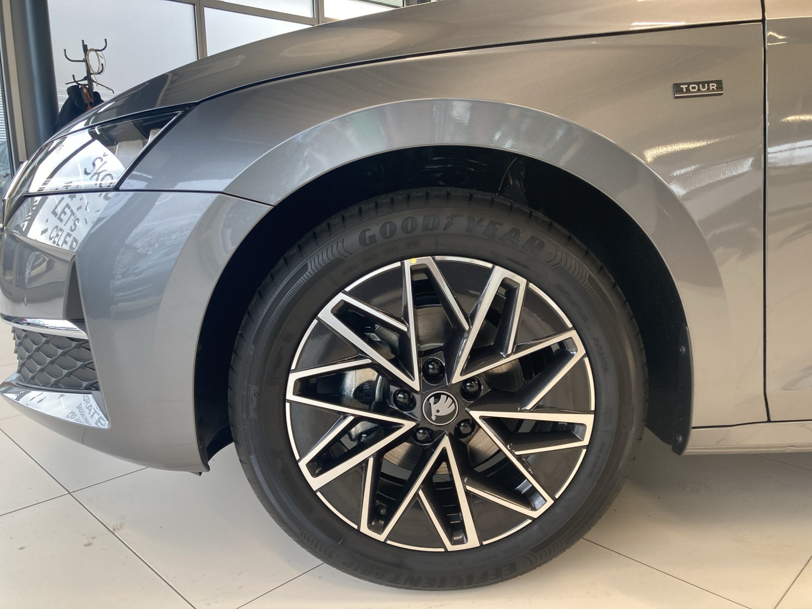 Fahrzeugabbildung SKODA Octavia Combi TOUR 2.0 TDI 110 kW DSG NAVI SH AHZV ACC