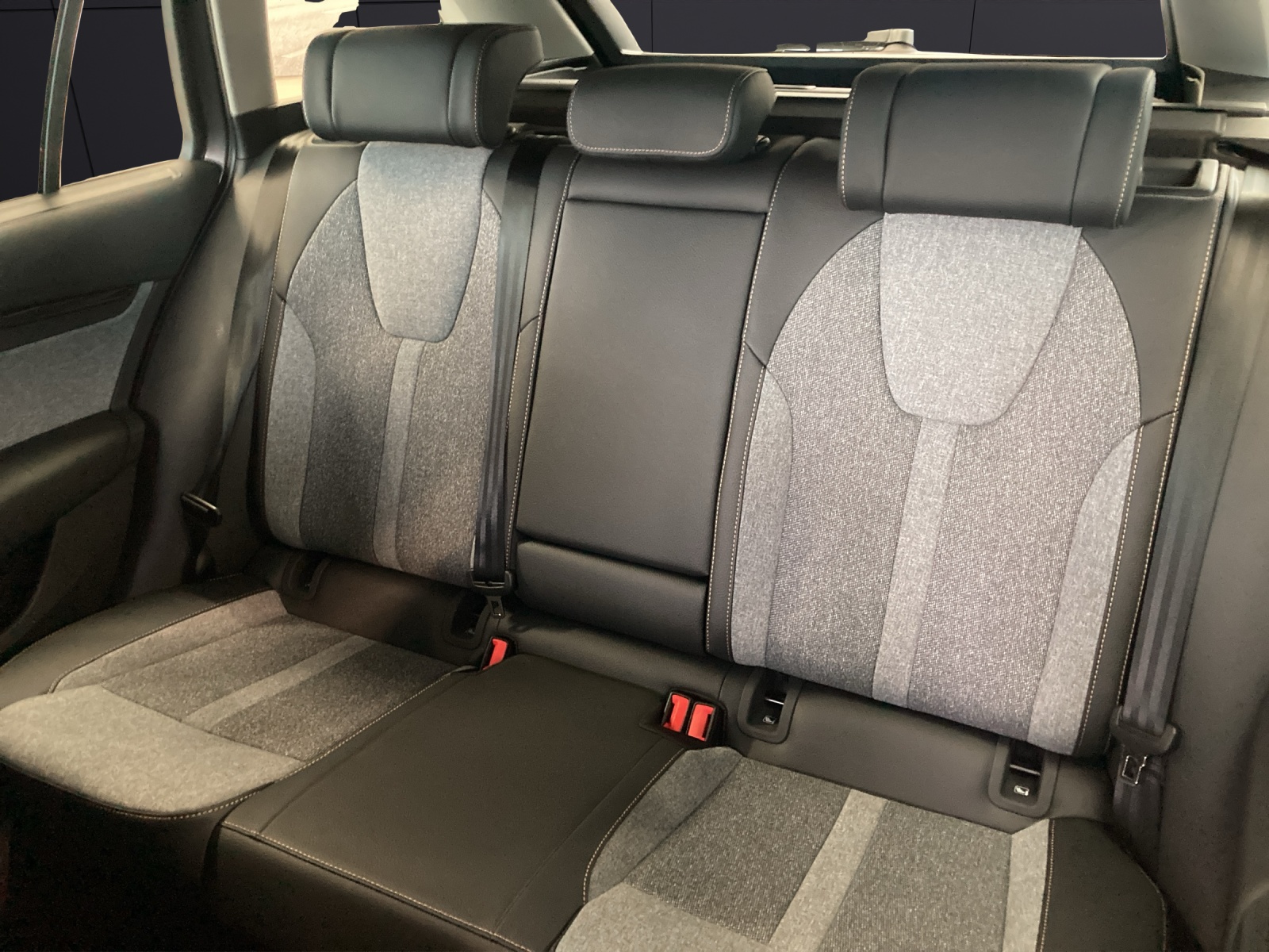 Fahrzeugabbildung SKODA Octavia Combi TOUR 2.0 TDI 110 kW DSG NAVI SH AHZV ACC