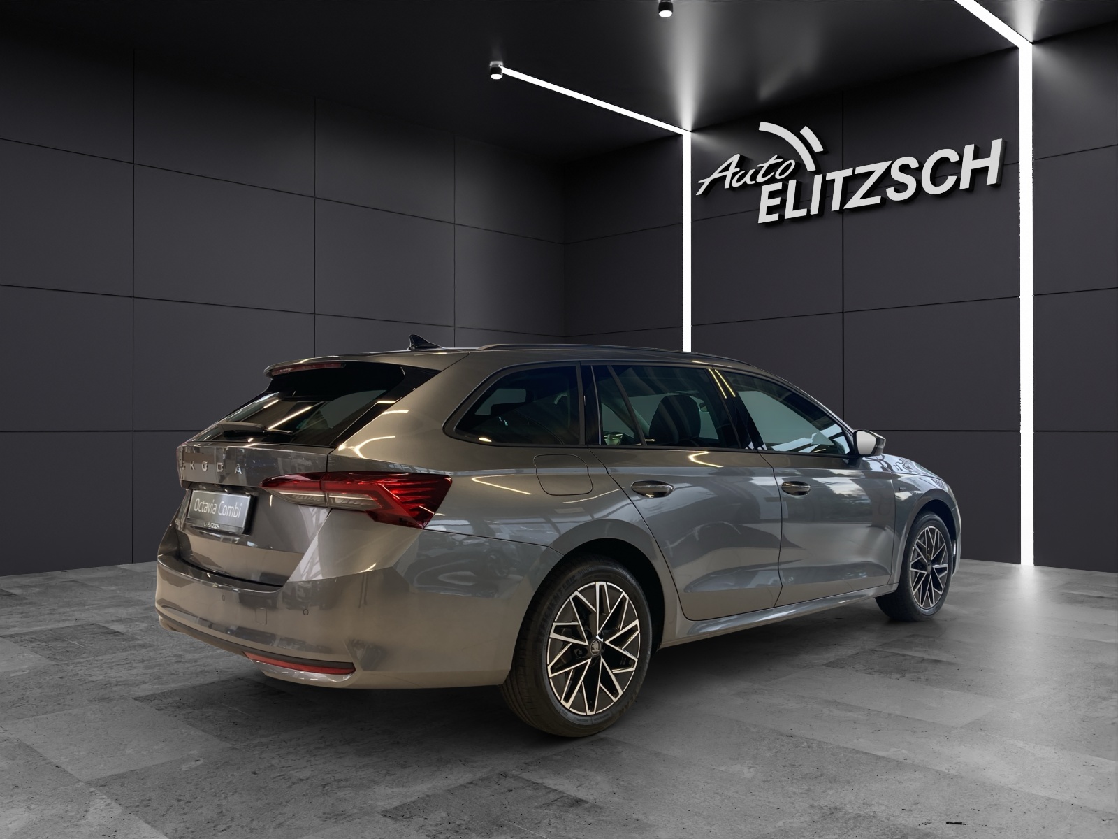 Fahrzeugabbildung SKODA Octavia Combi TOUR 2.0 TDI 110 kW DSG NAVI SH AHZV ACC