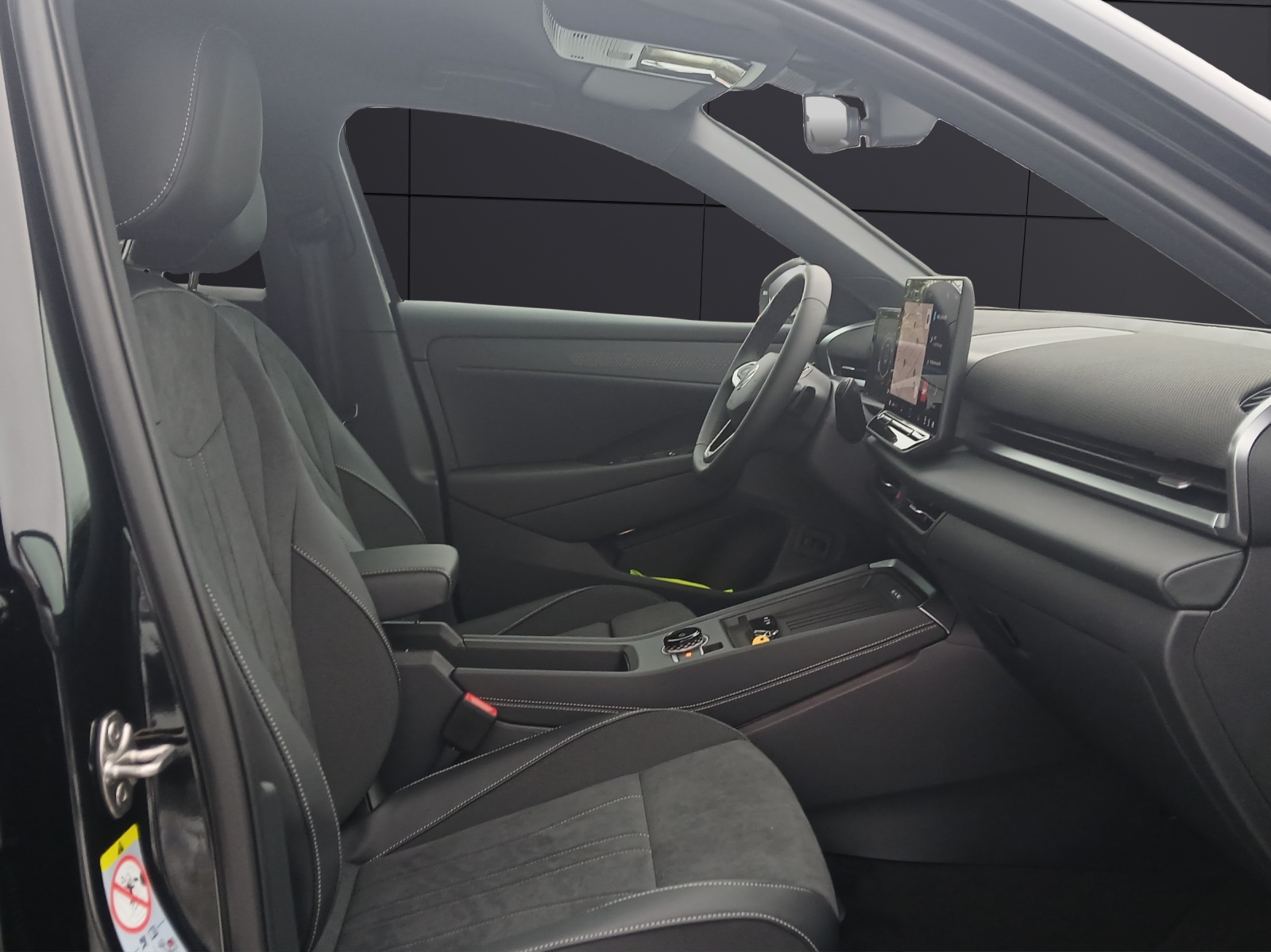 Fahrzeugabbildung Volkswagen T-Roc Style Head Up NAVI DAB ACC