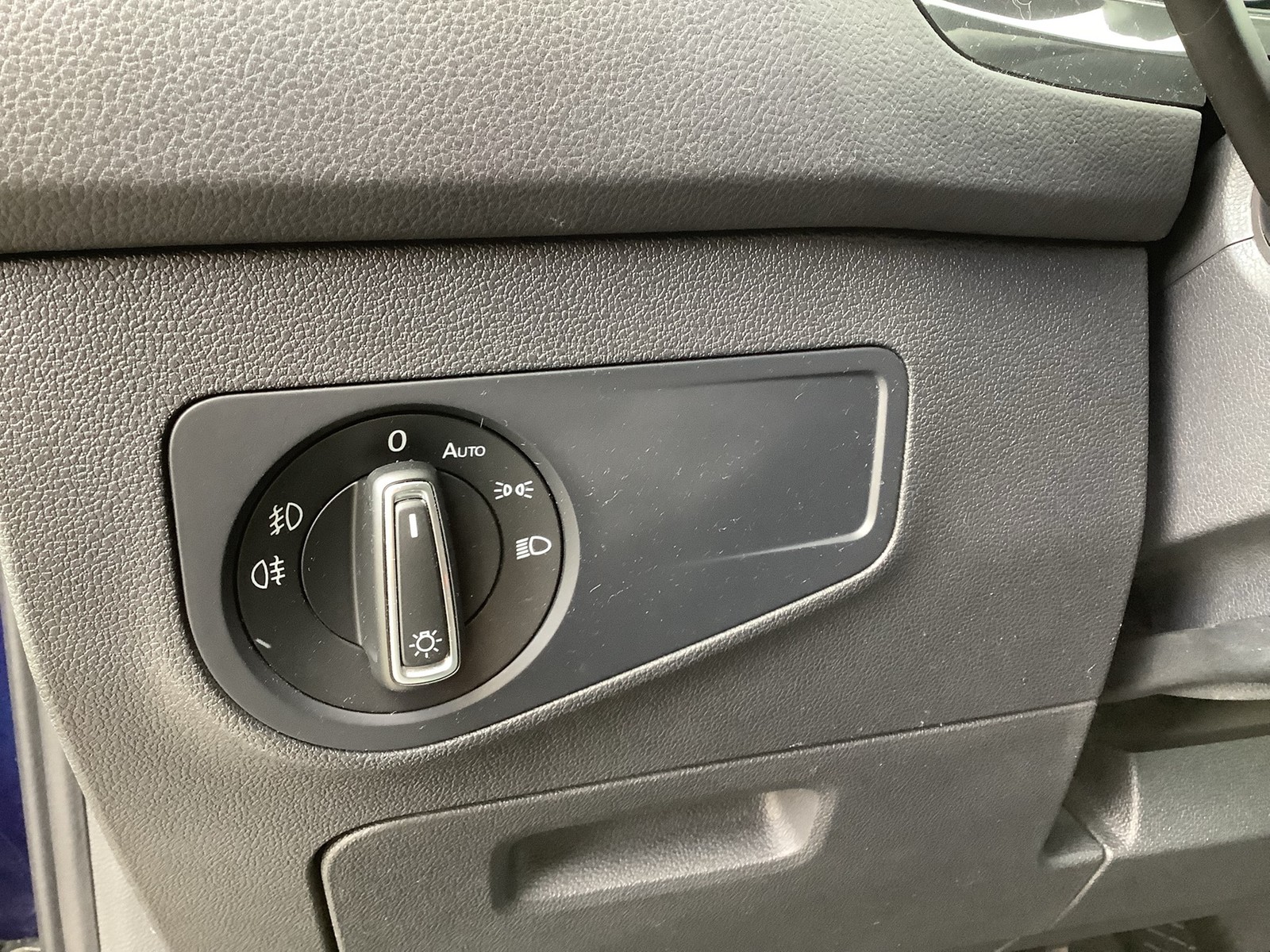 Fahrzeugabbildung Volkswagen Tiguan TDI Highline R-Line LED AHK ACC Navi Leder AID RFK SHZ 19