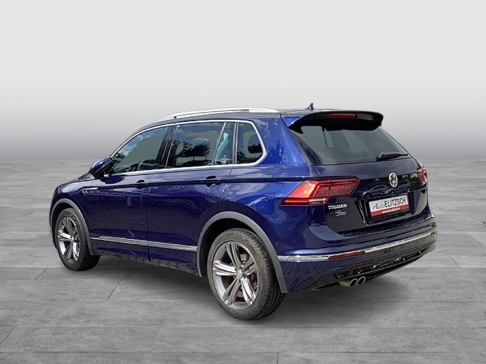 Fahrzeugabbildung Volkswagen Tiguan TDI Highline R-Line LED AHK ACC Navi Leder AID RFK SHZ 19