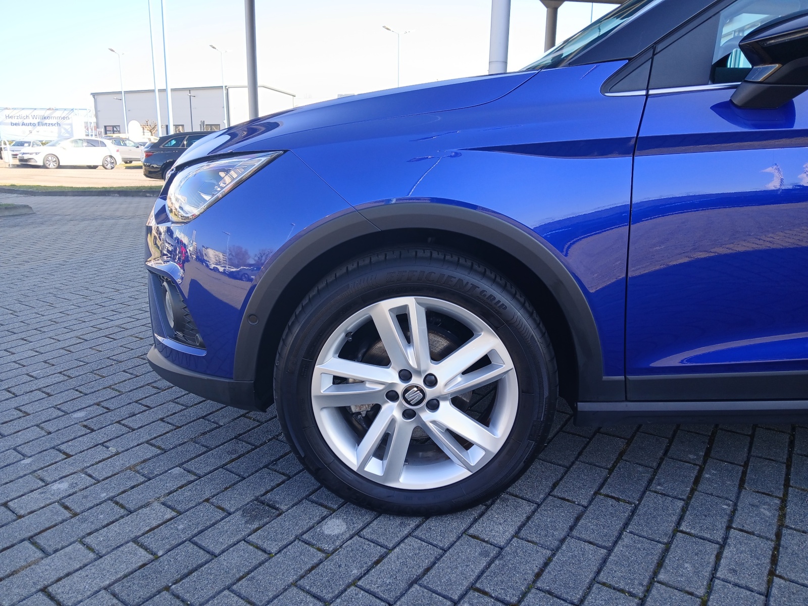 Fahrzeugabbildung SEAT Arona TSI FR Beats AHK PDC ACC LED Navi Kamera