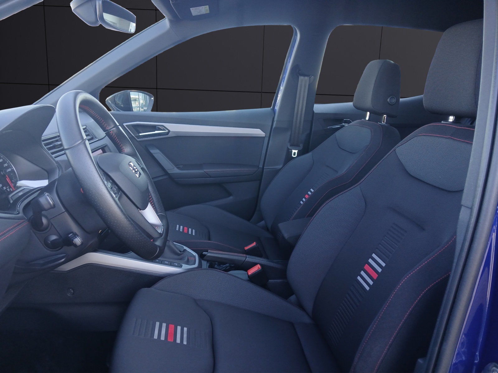 Fahrzeugabbildung SEAT Arona TSI FR Beats AHK PDC ACC LED Navi Kamera