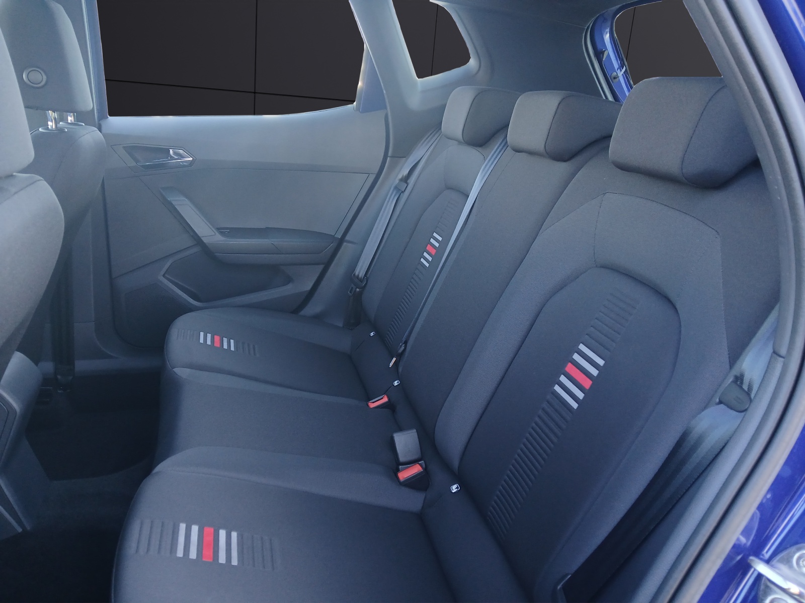 Fahrzeugabbildung SEAT Arona TSI FR Beats AHK PDC ACC LED Navi Kamera
