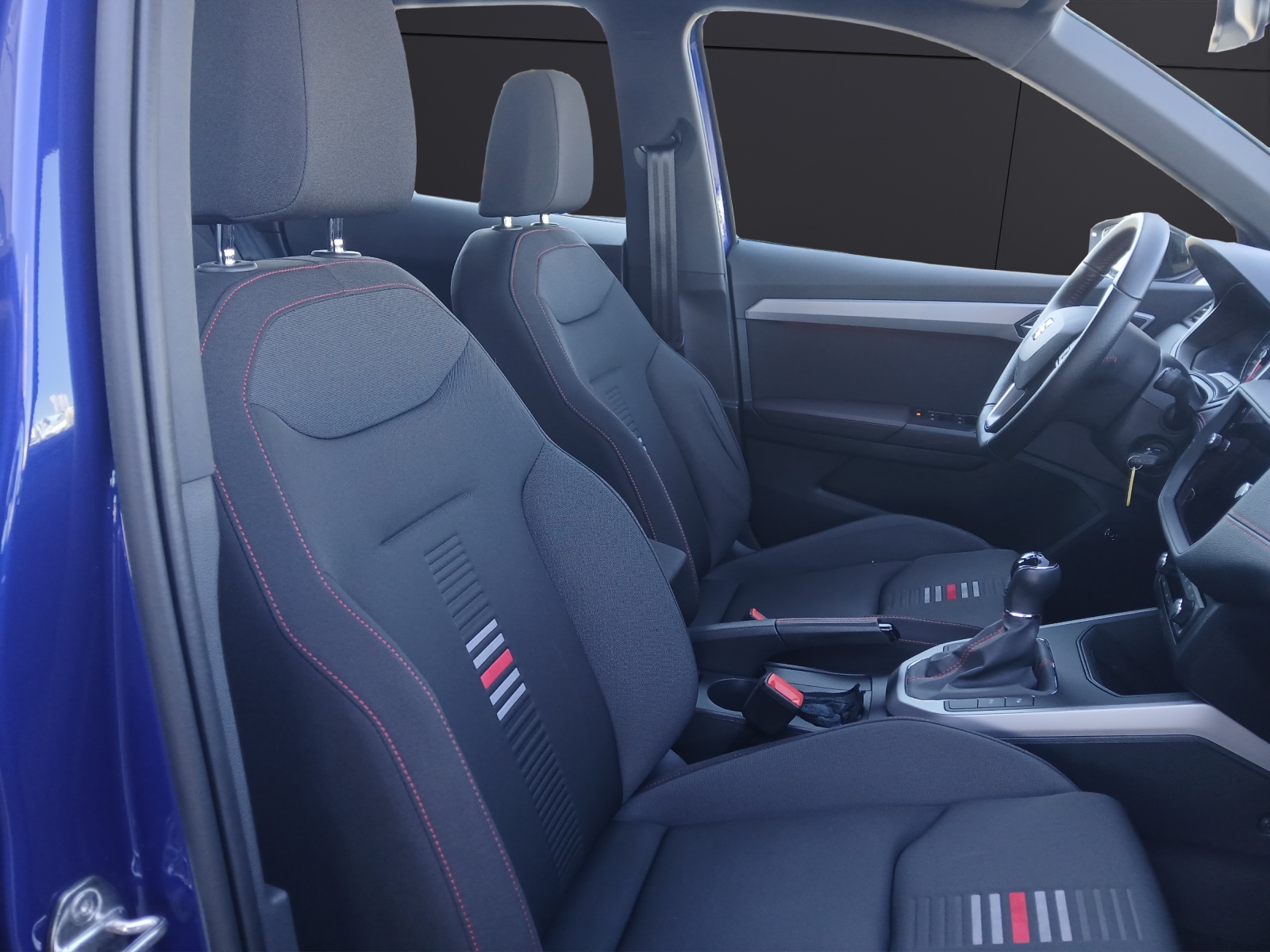 Fahrzeugabbildung SEAT Arona TSI FR Beats AHK PDC ACC LED Navi Kamera