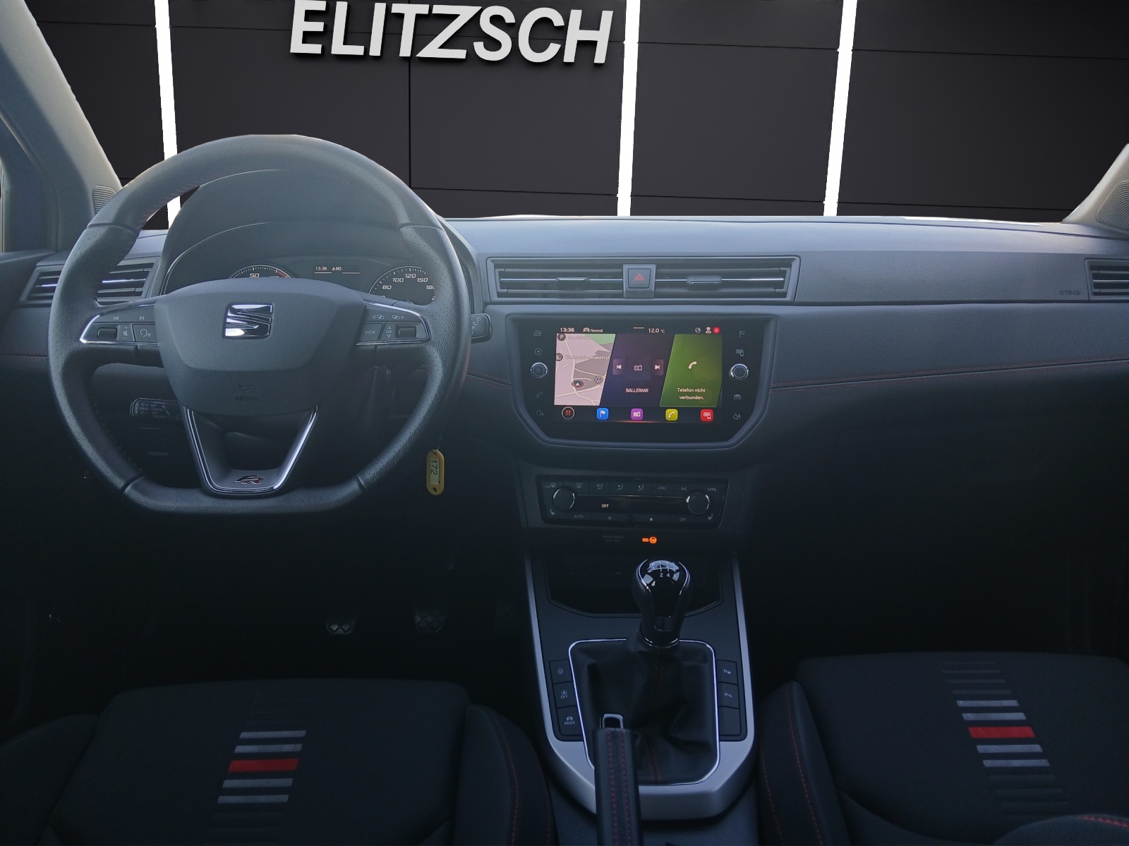 Fahrzeugabbildung SEAT Arona TSI FR Beats AHK PDC ACC LED Navi Kamera