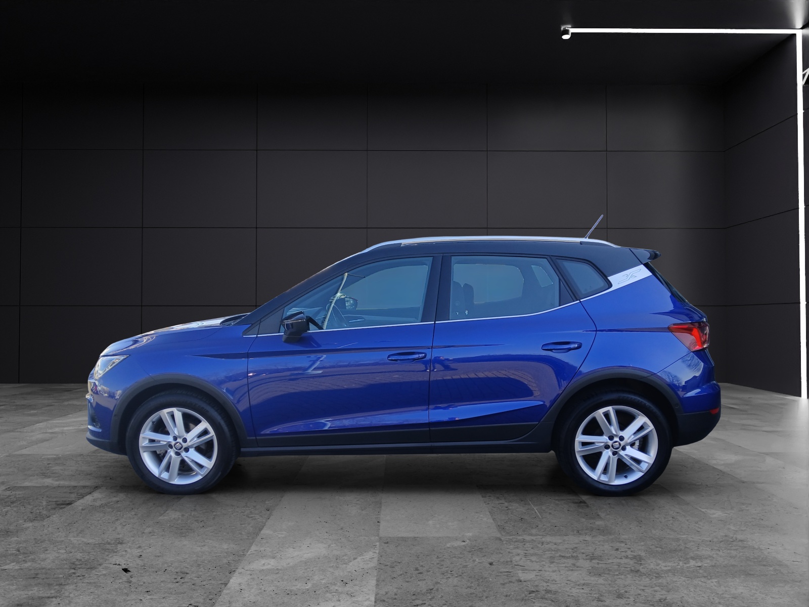 Fahrzeugabbildung SEAT Arona TSI FR Beats AHK PDC ACC LED Navi Kamera