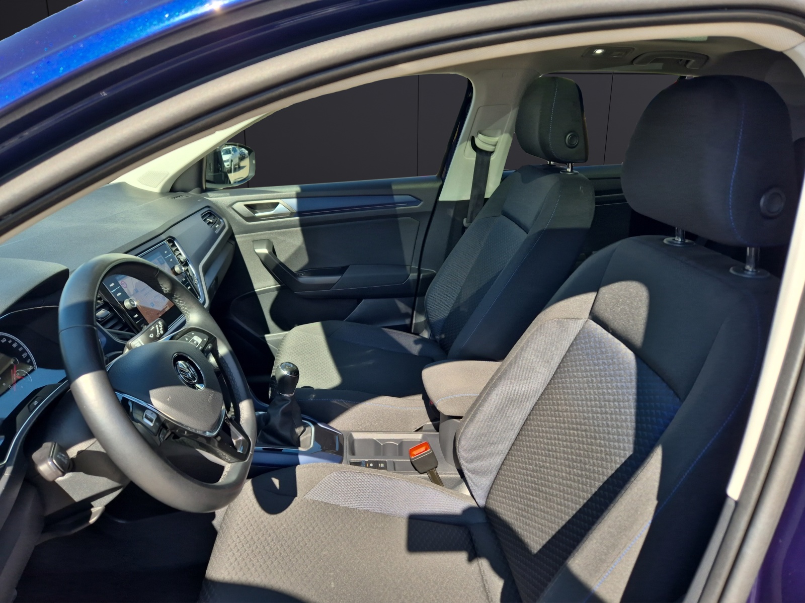 Fahrzeugabbildung Volkswagen T-Roc TSI United LED ACC AHK PANO NAVI LED ACC AHK PANO NAVI