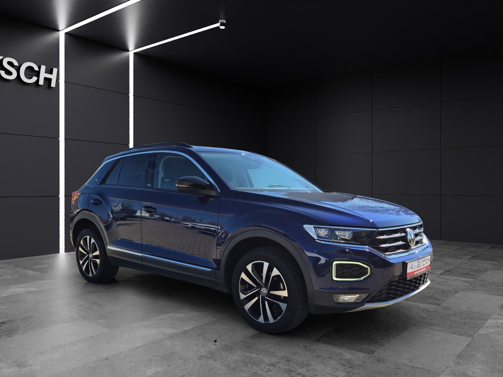 Fahrzeugabbildung Volkswagen T-Roc TSI United LED ACC AHK PANO NAVI LED ACC AHK PANO NAVI