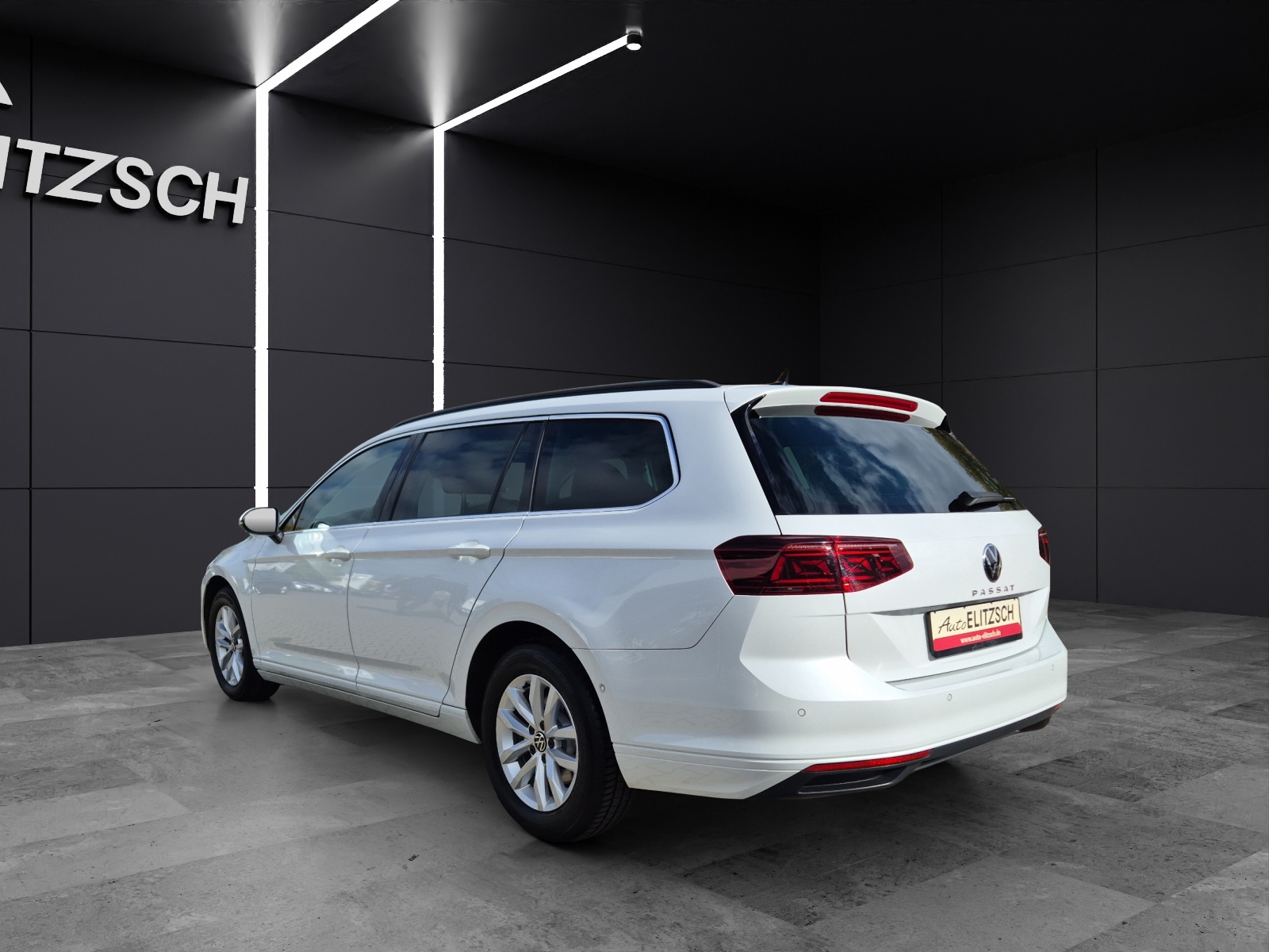 Fahrzeugabbildung Volkswagen Passat Variant TDI Business DSG Matrix AHK Navi Pano ACC RFK SH