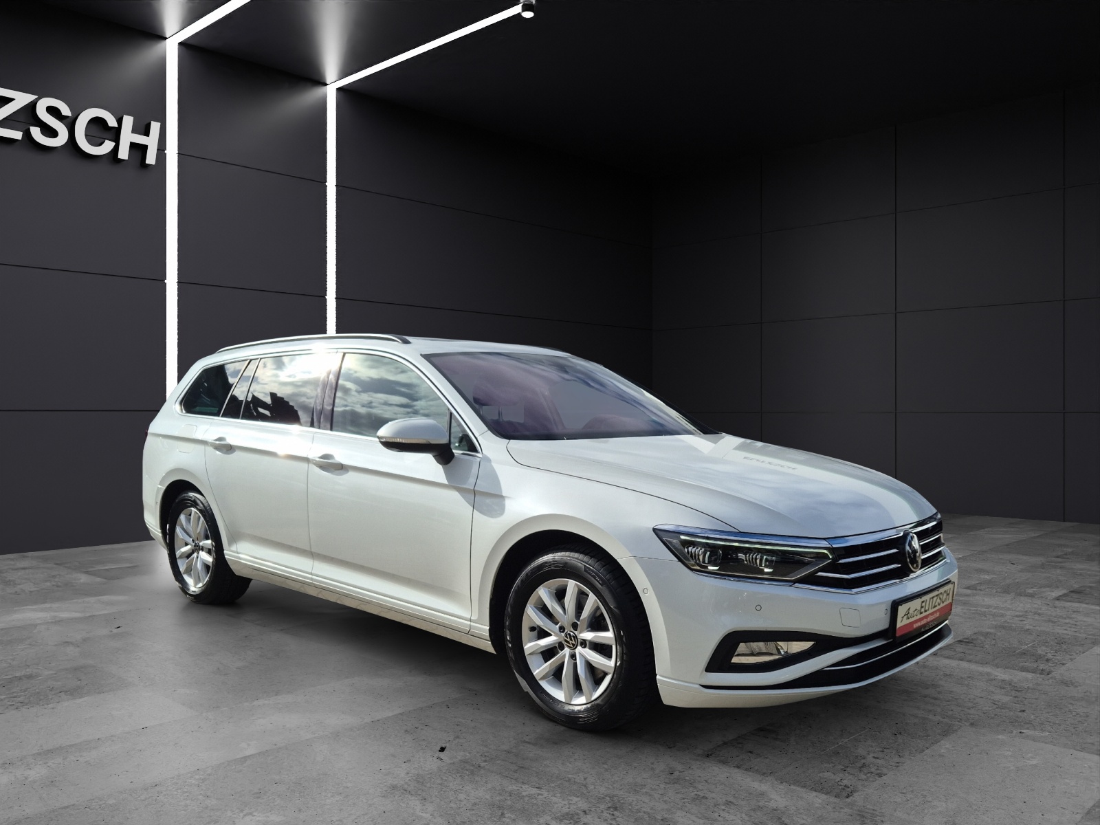 Fahrzeugabbildung Volkswagen Passat Variant TDI Business DSG Matrix AHK Navi Pano ACC RFK SH