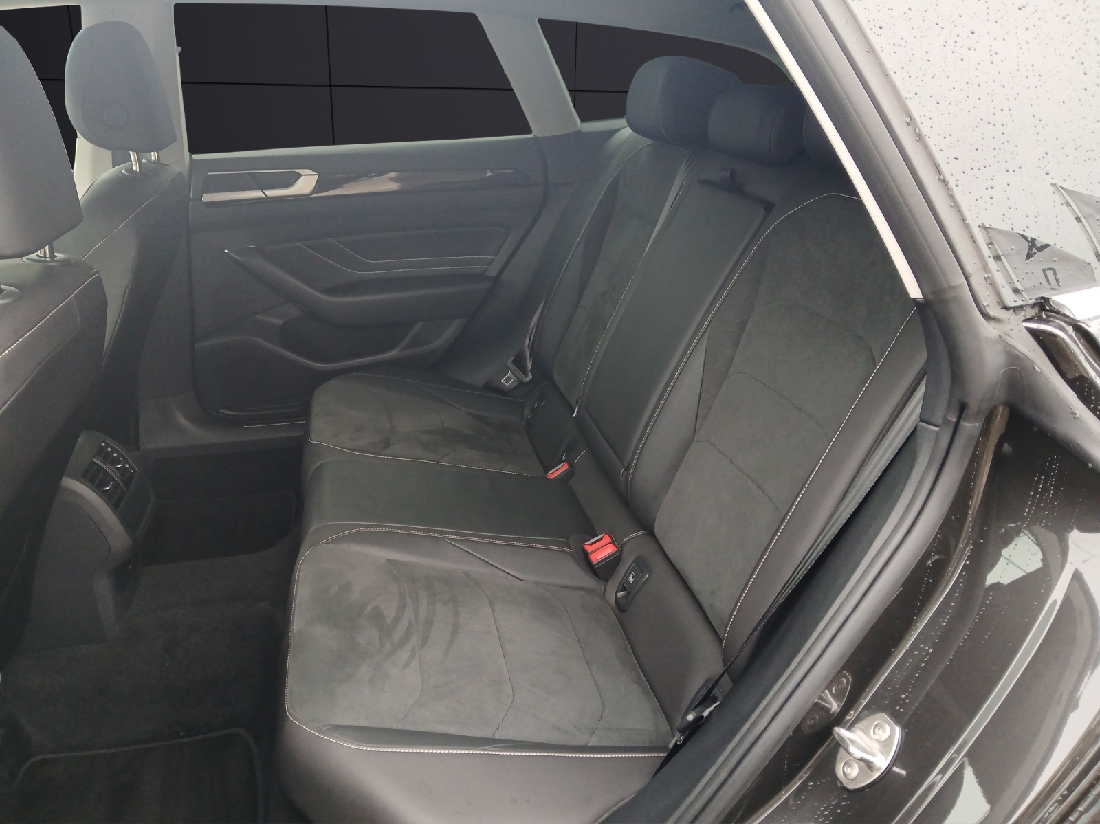 Fahrzeugabbildung Volkswagen Arteon SB TDI Elegance DSG LED AHK Navi AID ACC RFK SH