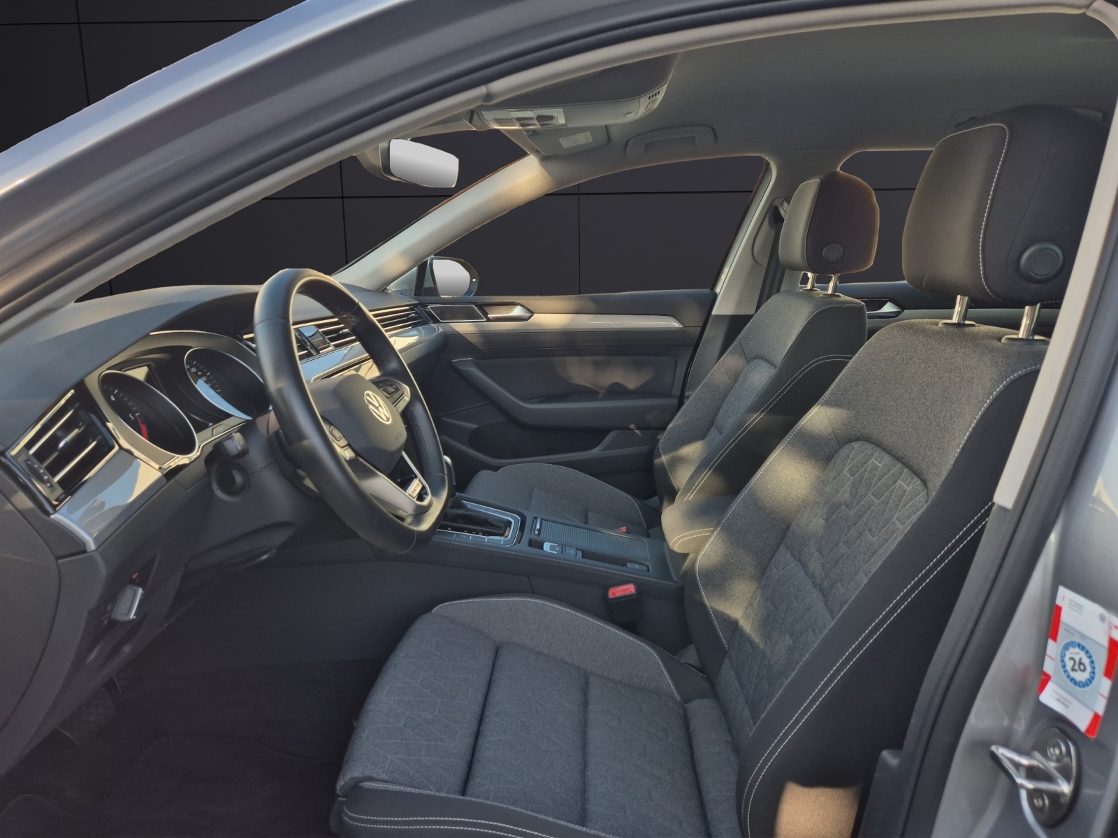 Fahrzeugabbildung Volkswagen Passat Variant TDI Business DSG 4M LED AHK Navi ACC RFK SH