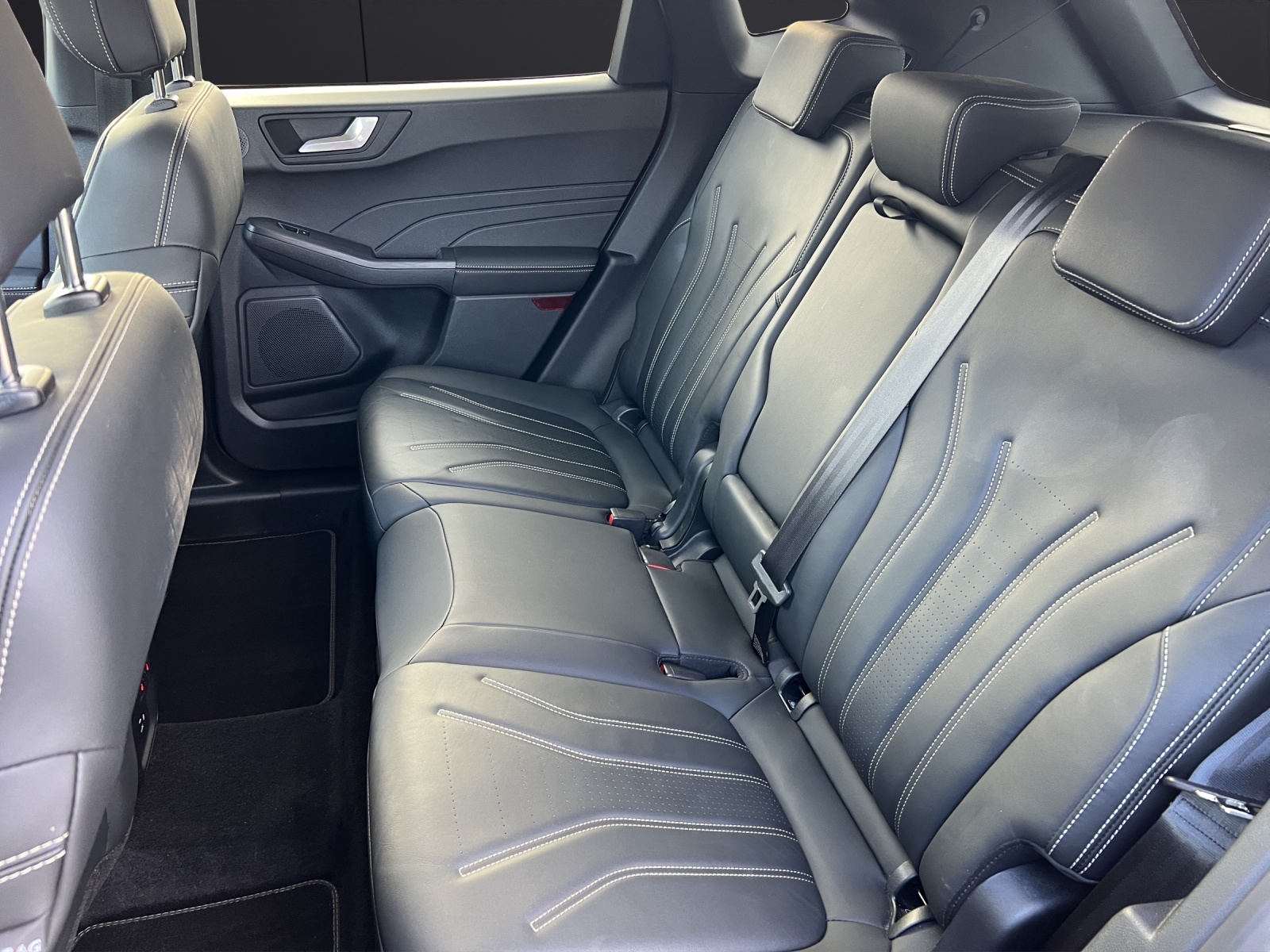 Fahrzeugabbildung Ford Kuga Vignale Hybrid LED ACC AHK SH HuD PDC DAB Navi Klima