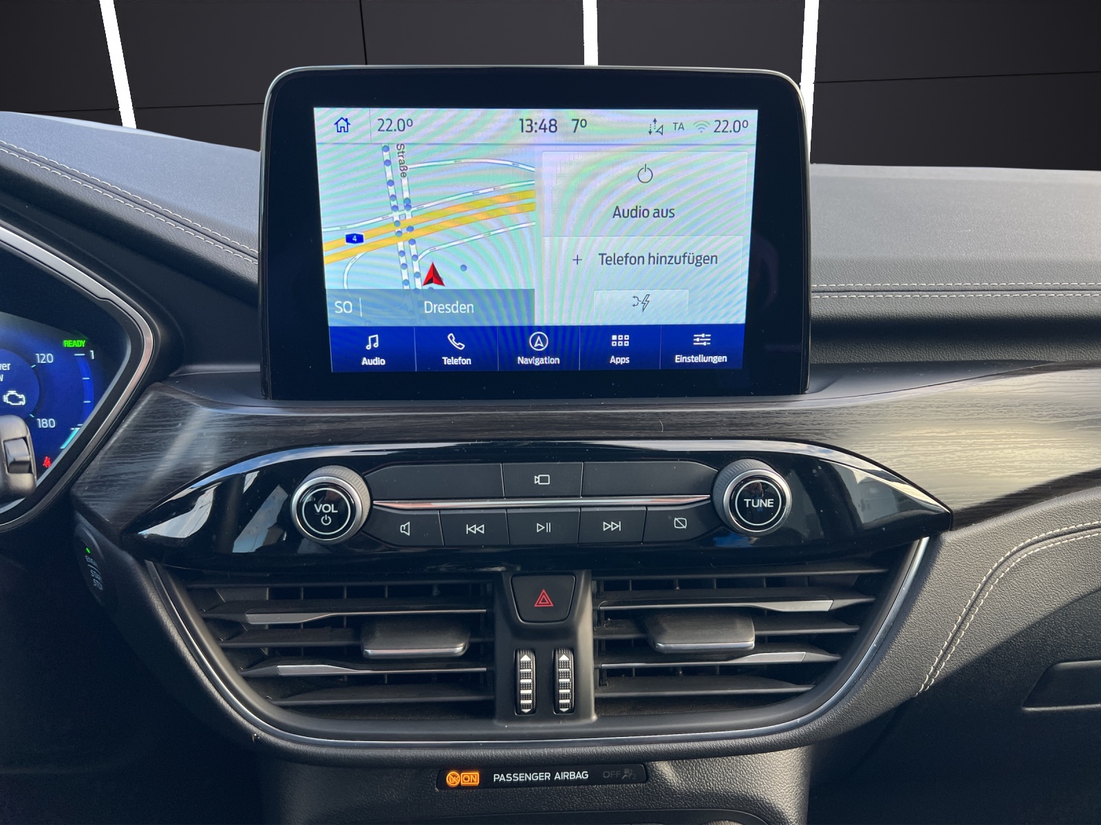 Fahrzeugabbildung Ford Kuga Vignale Hybrid LED ACC AHK SH HuD PDC DAB Navi Klima