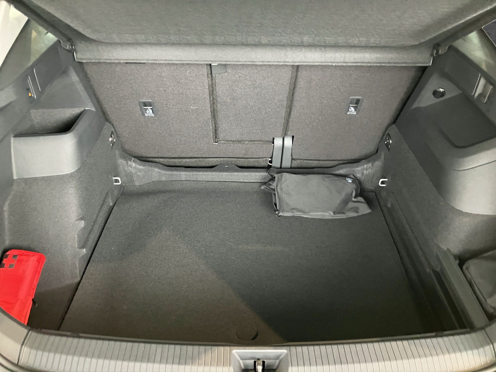 Fahrzeugabbildung Volkswagen Tiguan TSI AHZV LED DAB