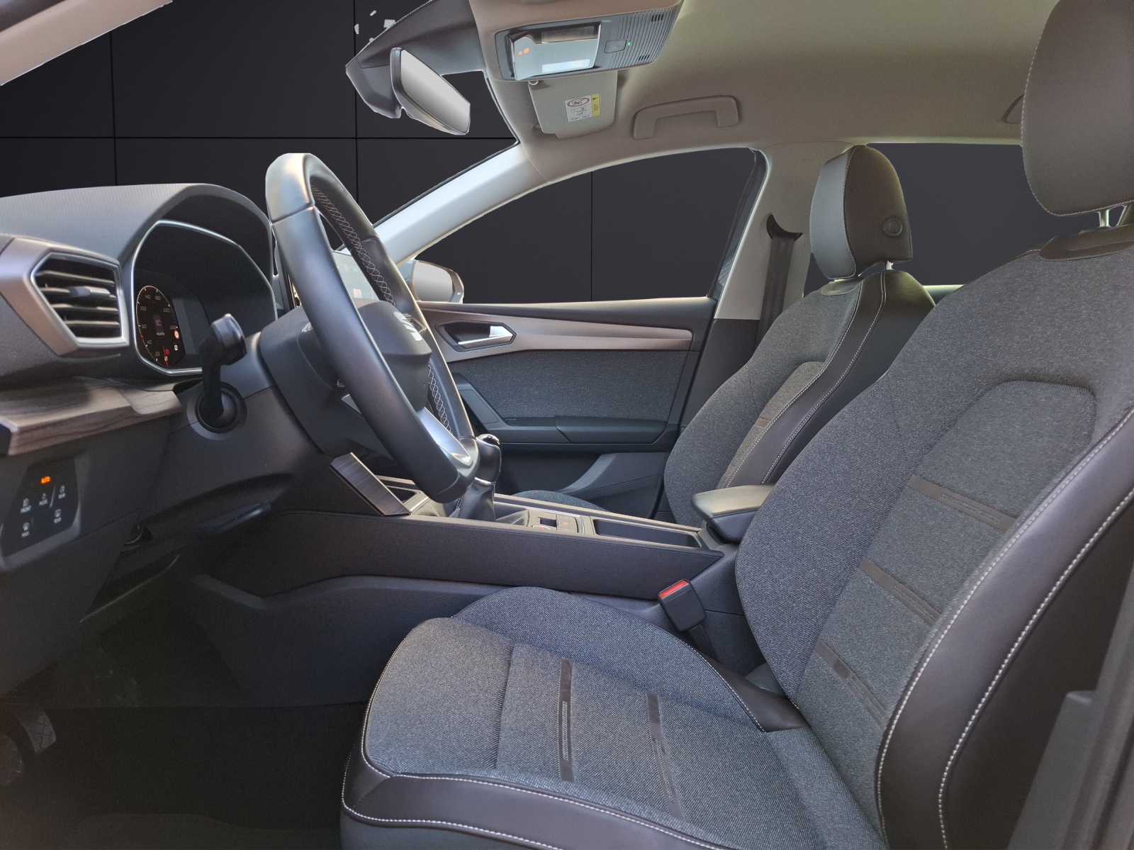 Fahrzeugabbildung SEAT Leon ST TSI Xcellence LED Navi ACC VC PDC SHZ LM