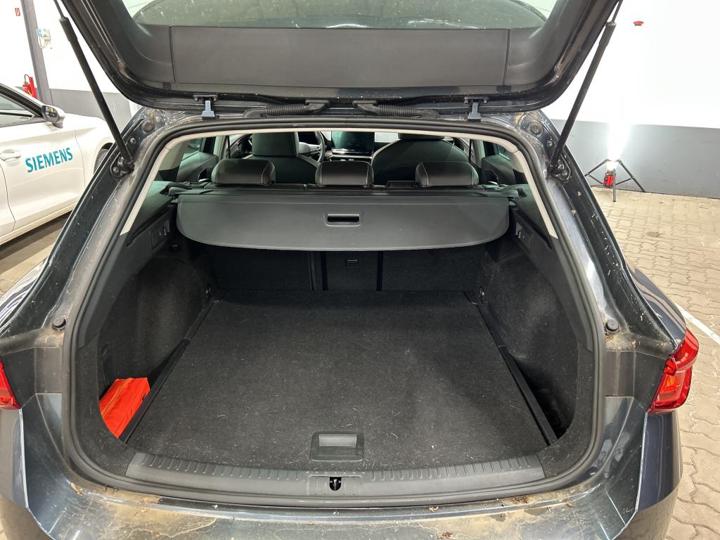 Fahrzeugabbildung SEAT Leon ST TSI Xcellence LED Navi ACC PDC SH LM