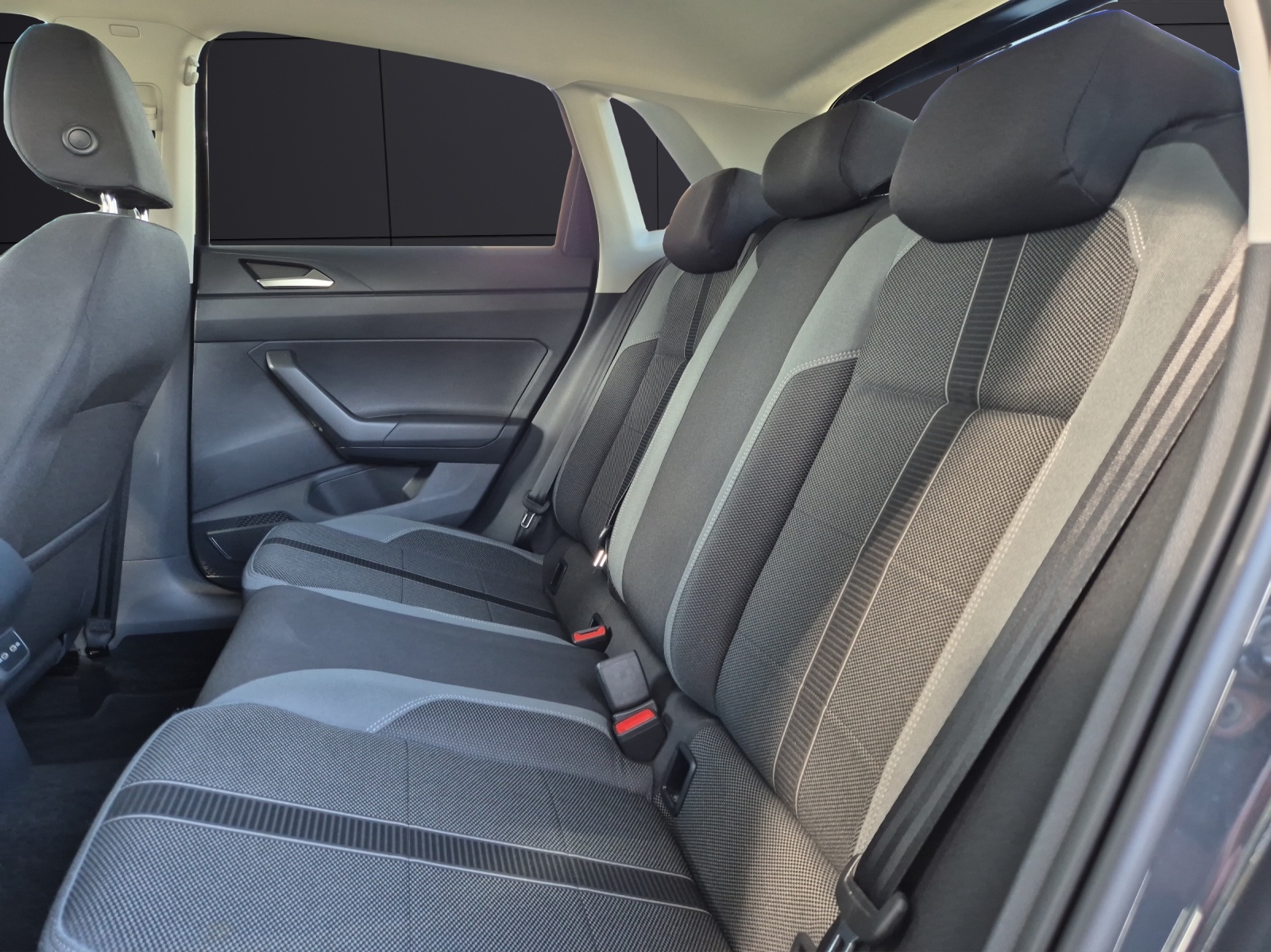 Fahrzeugabbildung Volkswagen Polo TSI DSG Highline Navi AID RFK SH LM