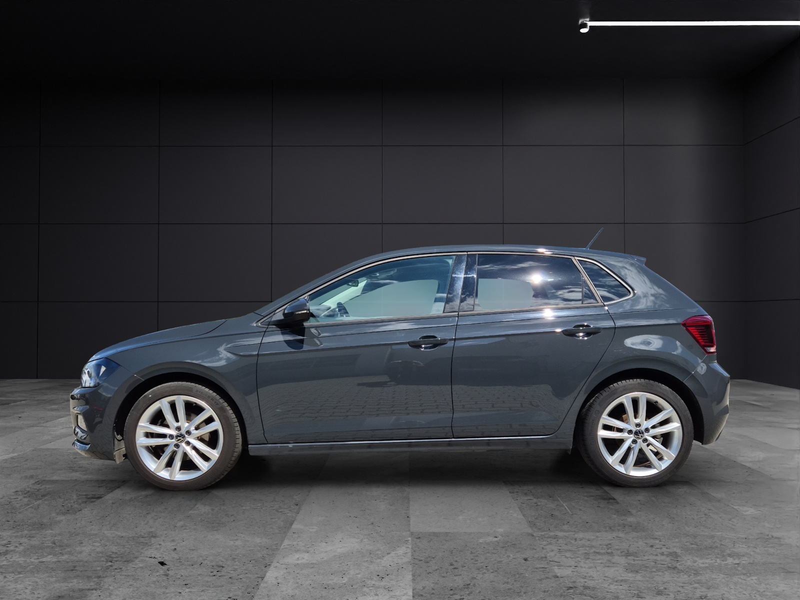 Fahrzeugabbildung Volkswagen Polo TSI DSG Highline Navi AID RFK SH LM