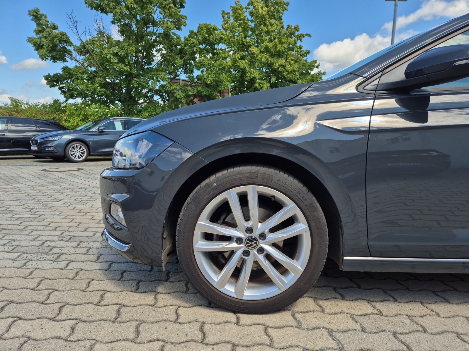 Fahrzeugabbildung Volkswagen Polo TSI DSG Highline Navi AID RFK SH LM