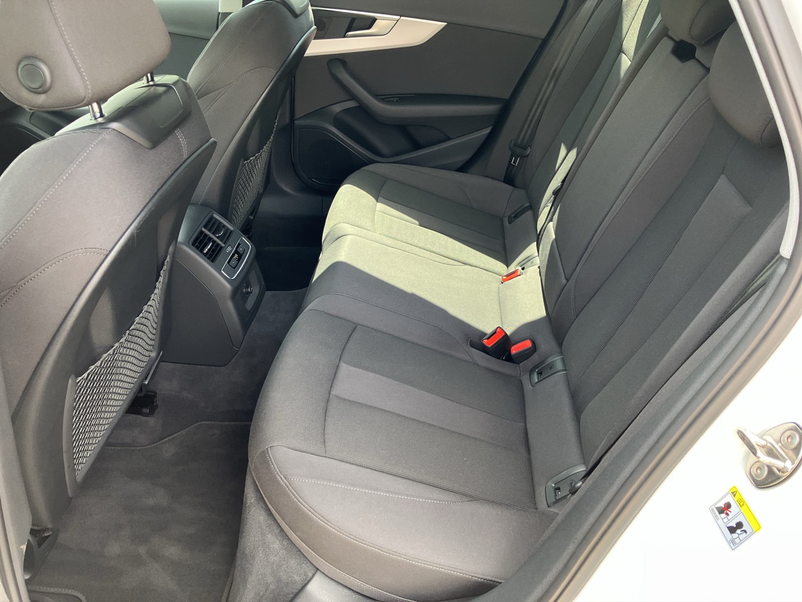 Fahrzeugabbildung Audi A4 Allroad 40 TDI quattro AHK Navi AVC ACC PDC SH LM