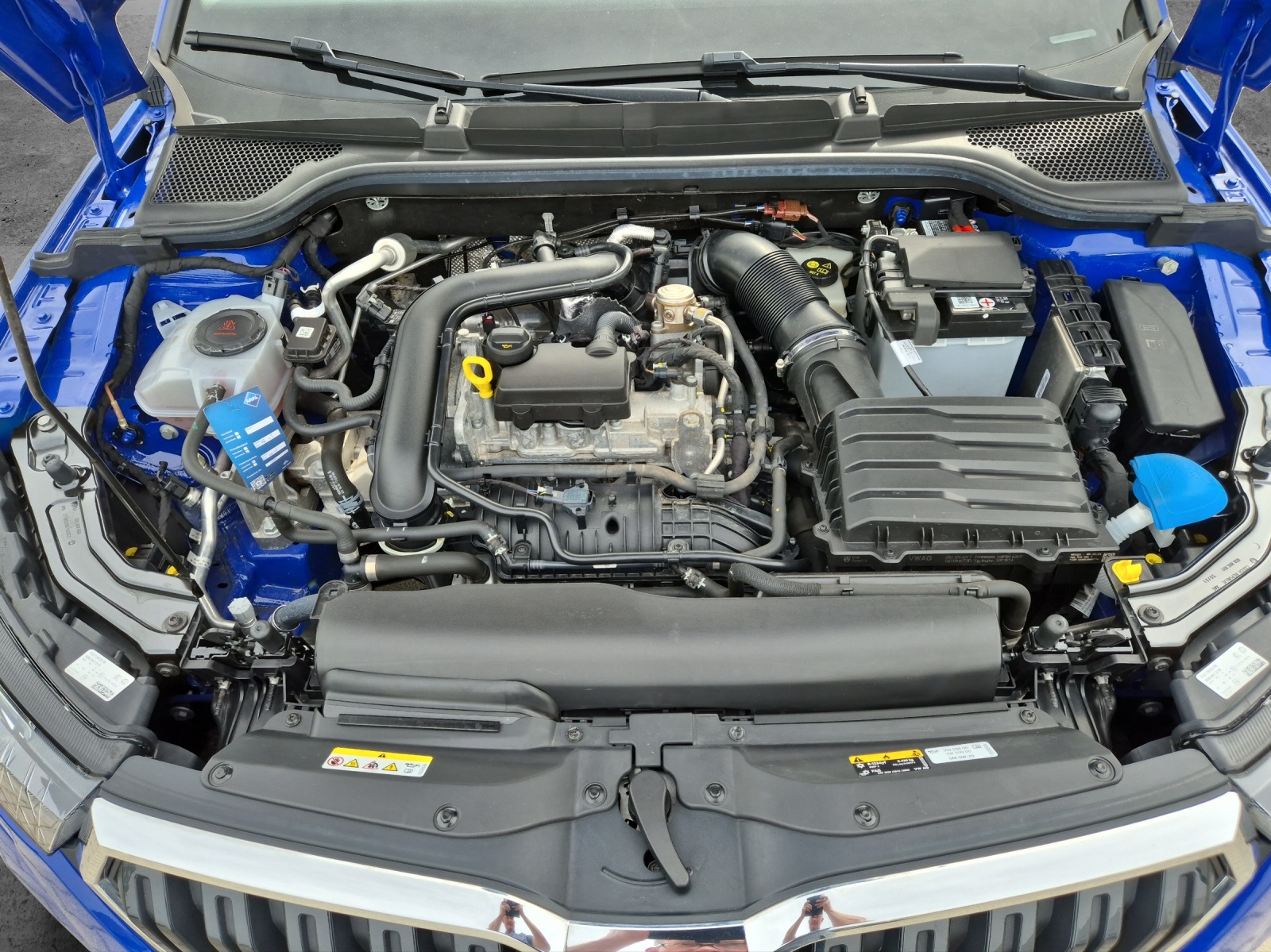 Fahrzeugabbildung SKODA Kamiq TSI Ambition DSG LED GRA PDC SH LM