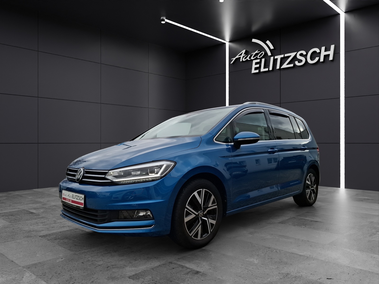 Fahrzeugabbildung Volkswagen Touran TSI Highline LED AHK Navi ACC PDC SH