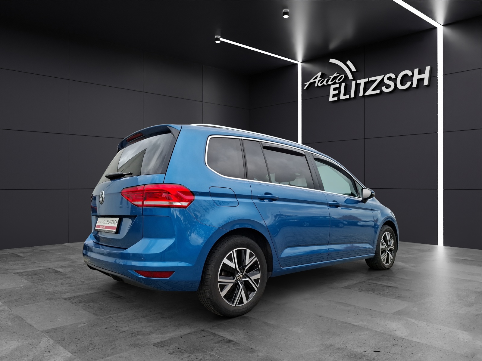 Fahrzeugabbildung Volkswagen Touran TSI Highline LED AHK Navi ACC PDC SH