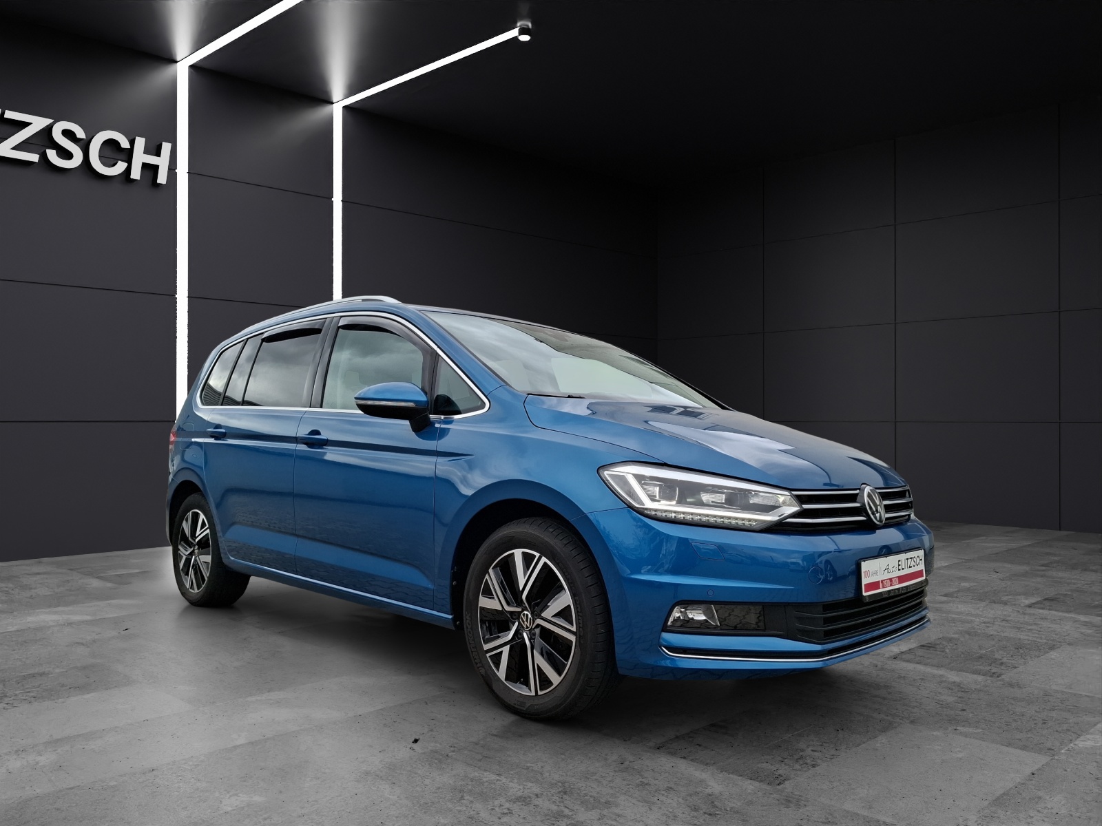 Fahrzeugabbildung Volkswagen Touran TSI Highline LED AHK Navi ACC PDC SH