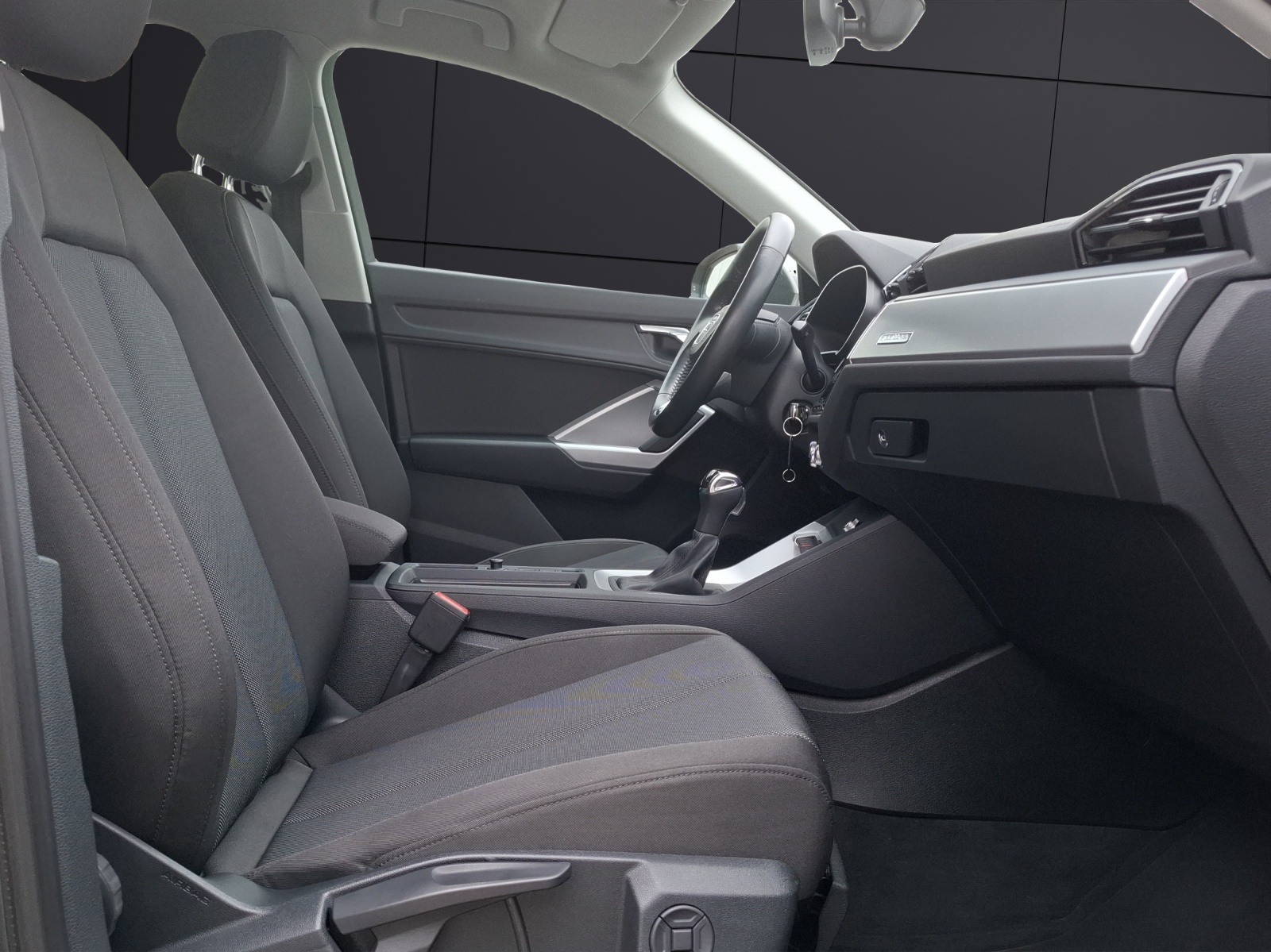Fahrzeugabbildung Audi Q3 40 TFSI advanced S-tronic quattro LED AVC ACC Park-Assist SH 18
