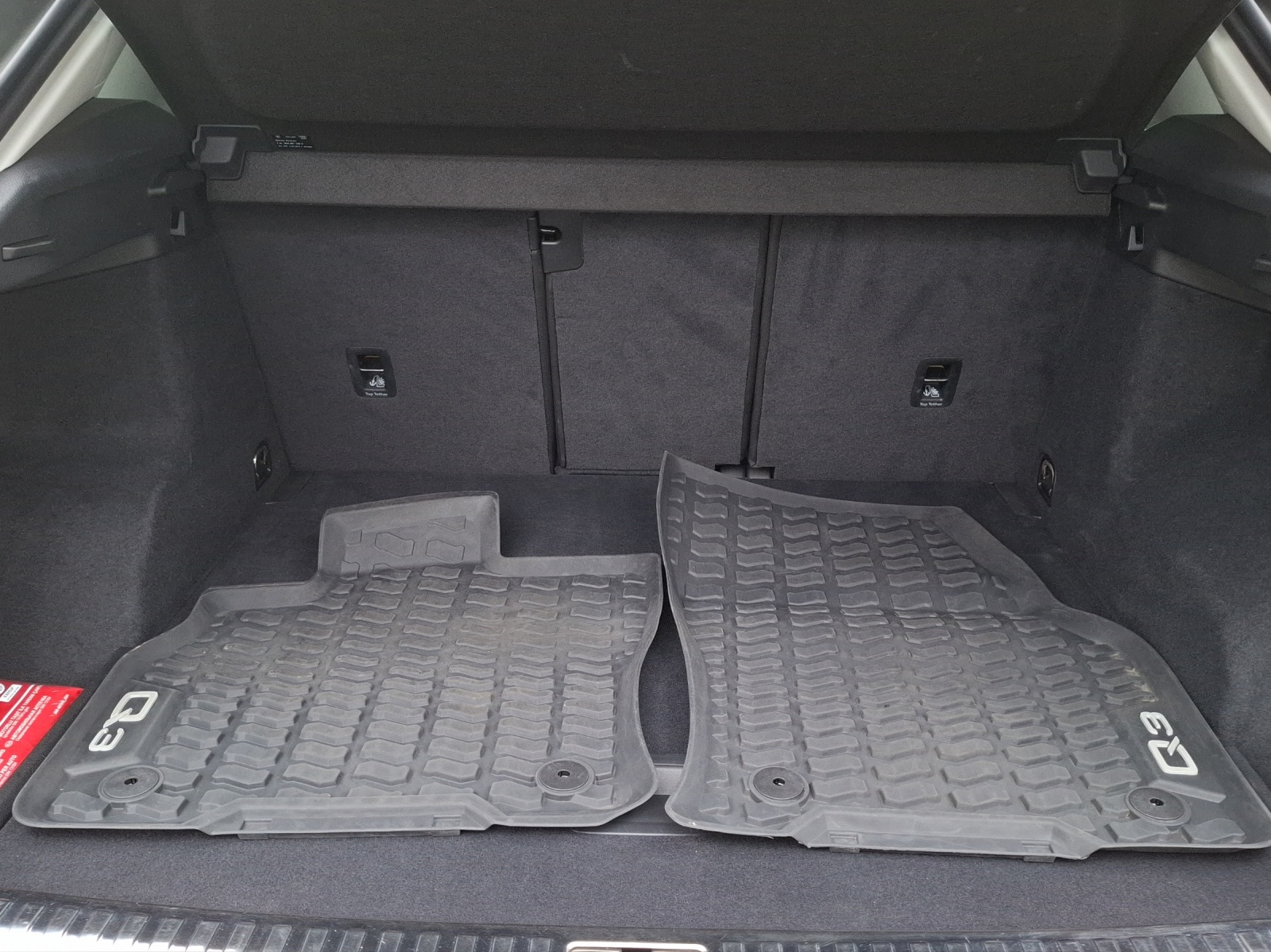 Fahrzeugabbildung Audi Q3 40 TFSI advanced S-tronic quattro LED AVC ACC Park-Assist SH 18