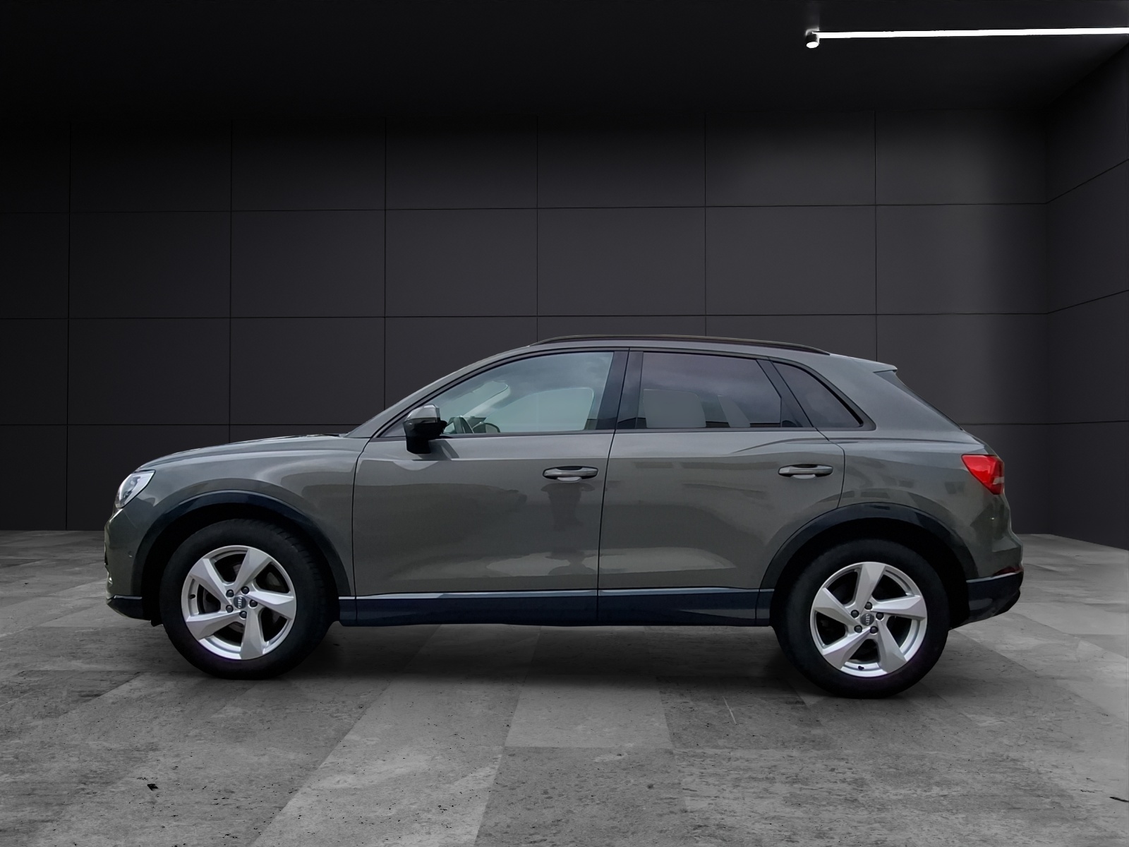 Fahrzeugabbildung Audi Q3 40 TFSI advanced S-tronic quattro LED AVC ACC Park-Assist SH 18