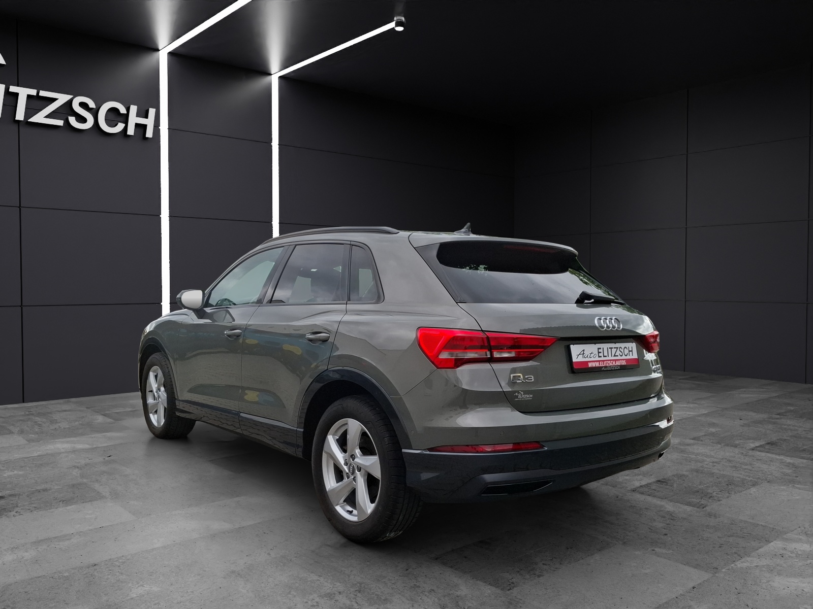 Fahrzeugabbildung Audi Q3 40 TFSI advanced S-tronic quattro LED AVC ACC Park-Assist SH 18