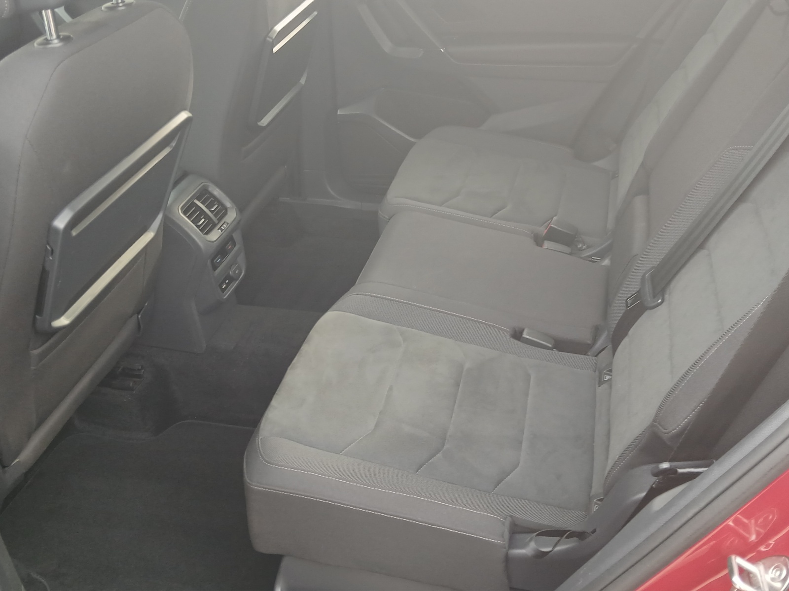 Fahrzeugabbildung Volkswagen Tiguan Allspace TSI 4M R-Line Highline LED AHK Navi AID ACC RFK HUD SHZ 19