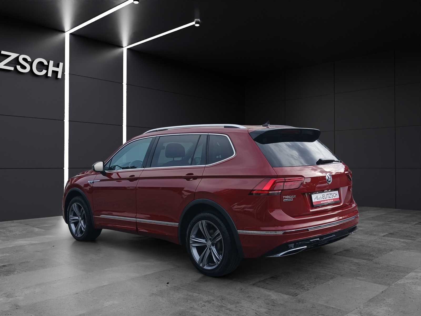 Fahrzeugabbildung Volkswagen Tiguan Allspace TSI 4M R-Line Highline LED AHK Navi AID ACC RFK HUD SHZ 19