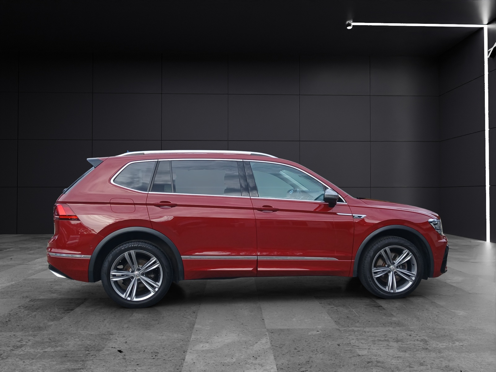 Fahrzeugabbildung Volkswagen Tiguan Allspace TSI 4M R-Line Highline LED AHK Navi AID ACC RFK HUD SHZ 19