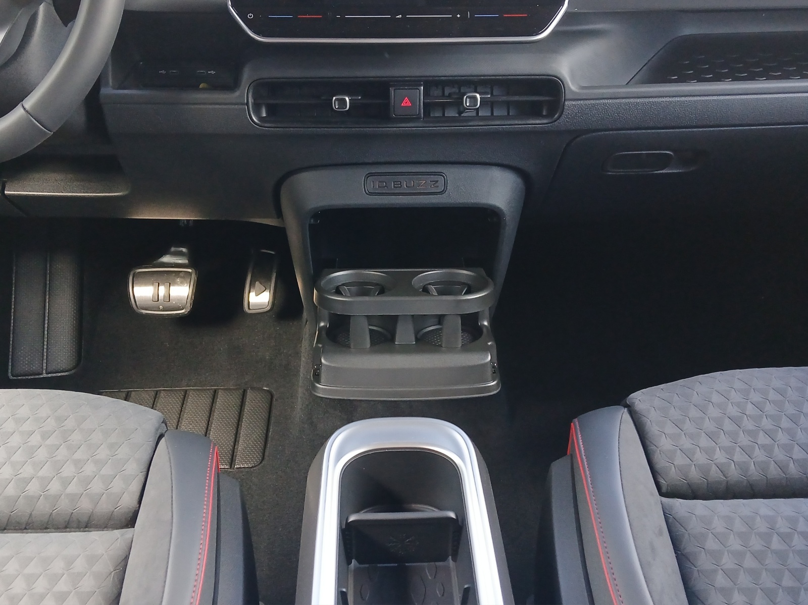 Fahrzeugabbildung Volkswagen ID. Buzz GTX 250 kW 4M IQ. Light, AHK, NAVI, ACC uvm