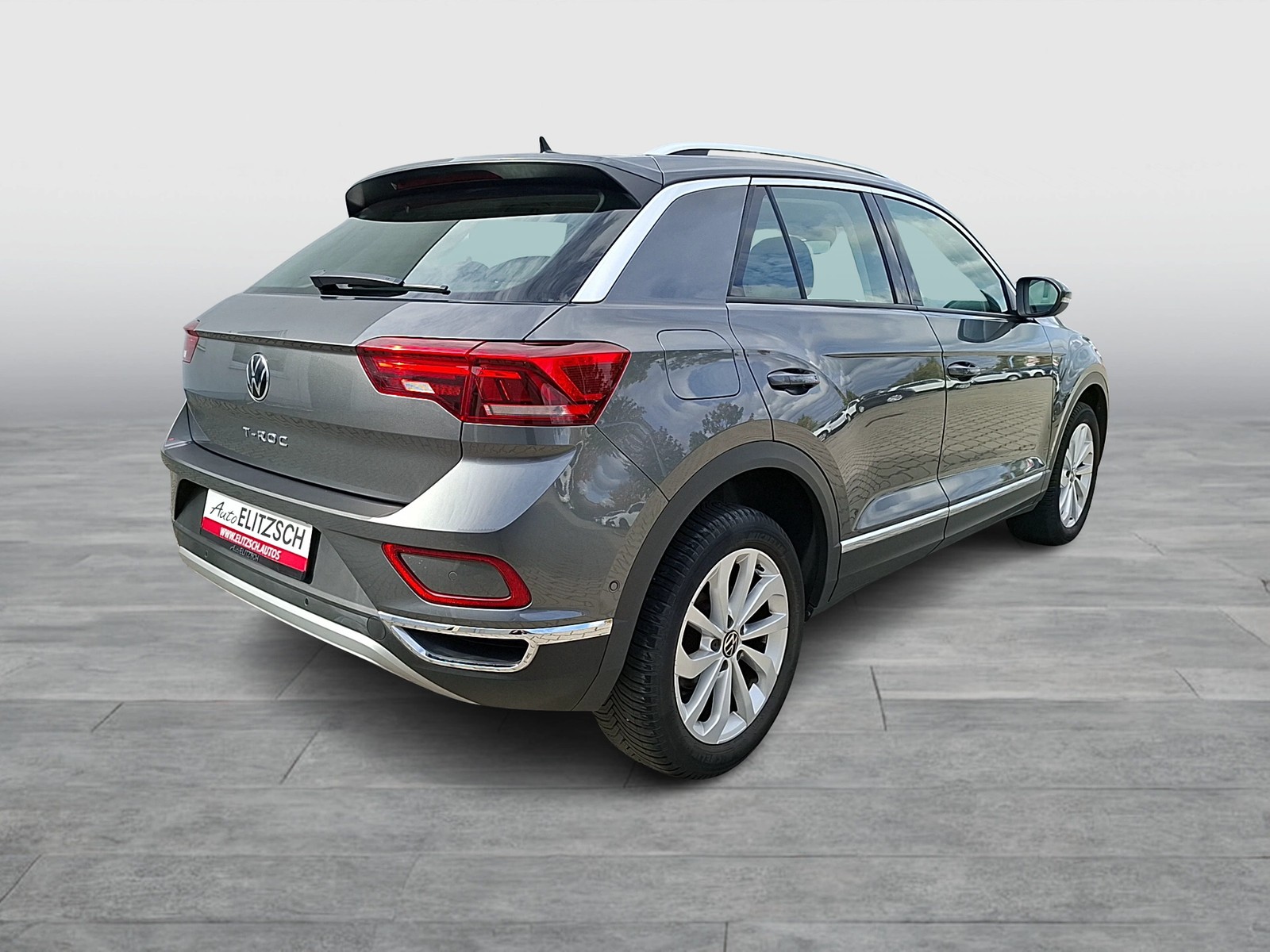Fahrzeugabbildung Volkswagen T-Roc TSI Style DSG LEDplus Navi AID ACC RFK SH